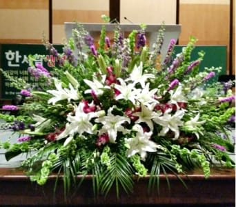  PODIUM ARRANGEMENT 98 [TTPOD98] - PODIUM ARRANGEMENT 98 BY TWIN TOWERS FLORIST       As Shown : TTPOD98 