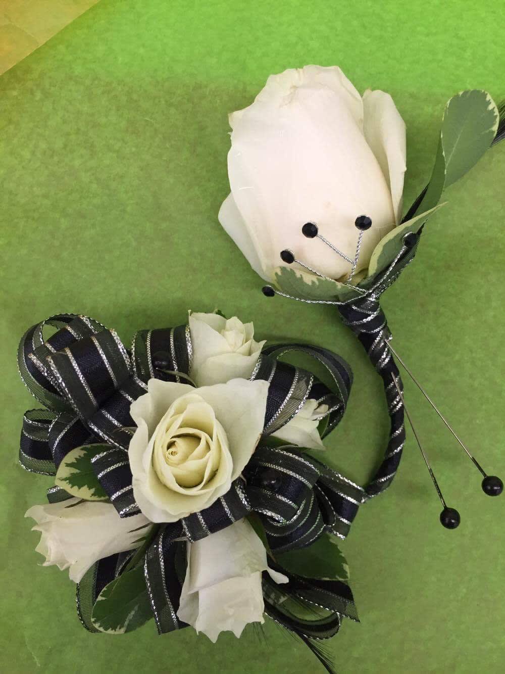 Prom  - wench switch between colors or ribbons 