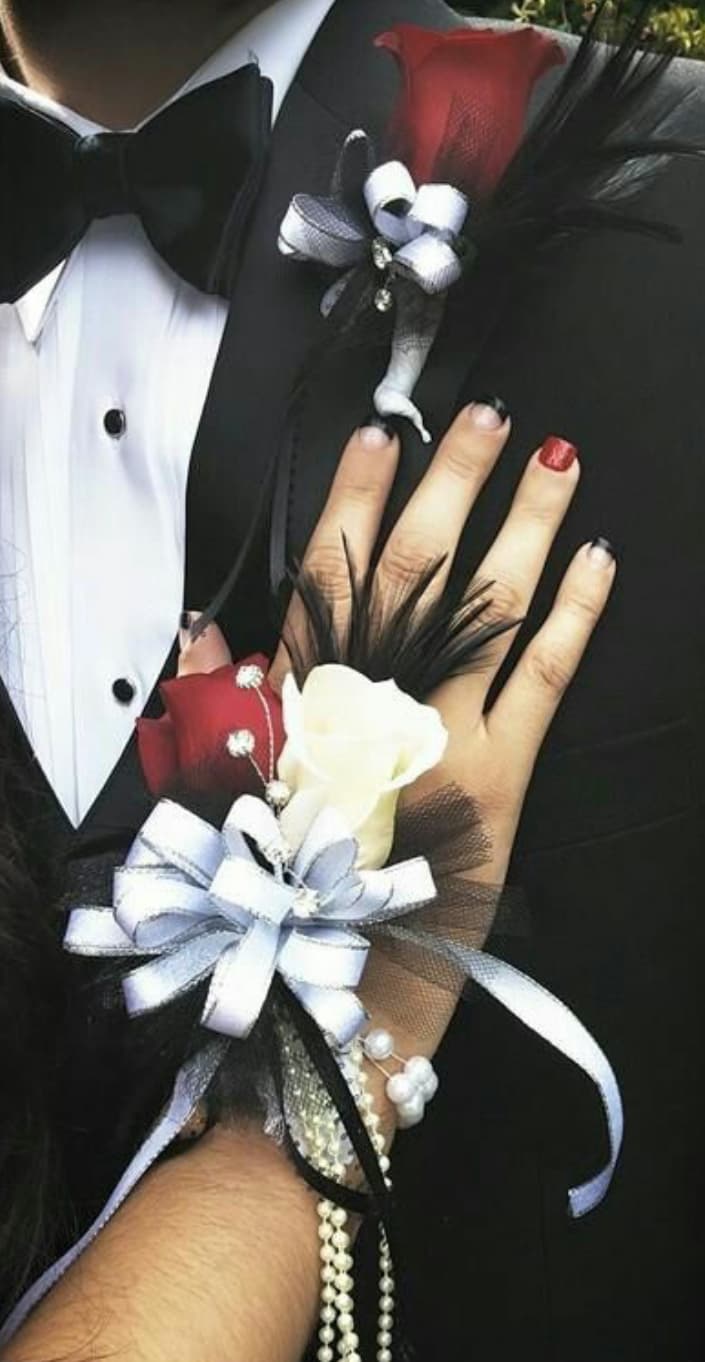 prom 20 corsage - Mixture of any custom color 