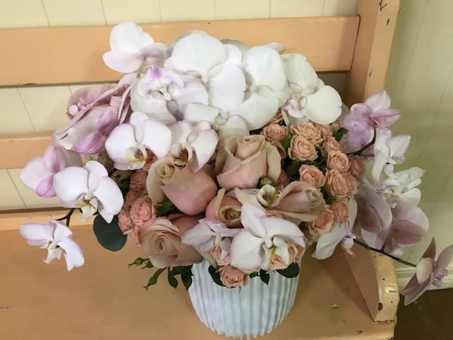 Garden Medley Of Dusty Pink Roses And Orchids In San Francisco Ca Elizabeth S Flowers Inc