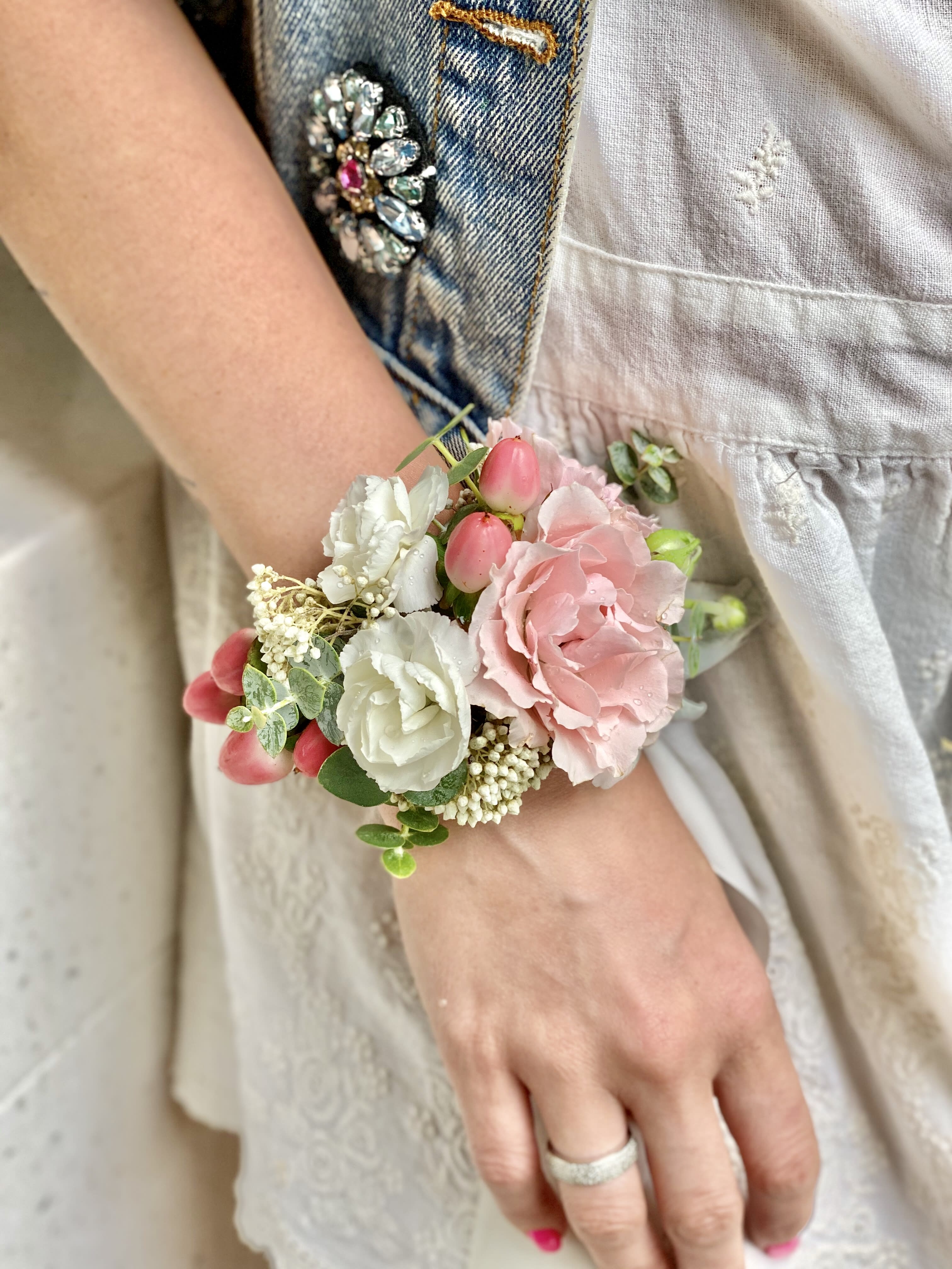 ⭐ No.154-Wedding Corsage in Studio City, CA | Floral №5 ⭐ ⭐ No.154-Wedding Corsage in Studio City, CA | Floral №5 ⭐