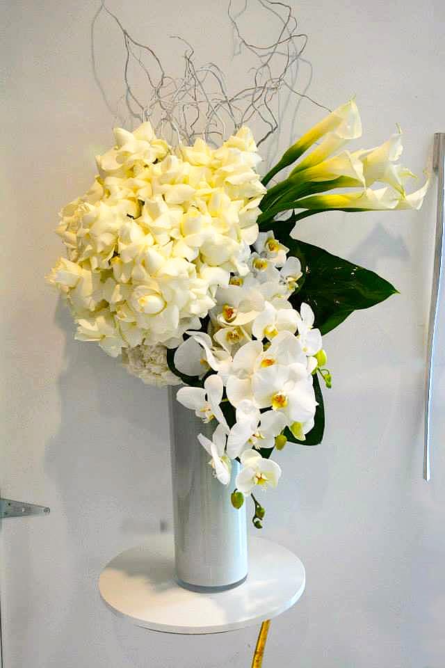 Blanca Sinatra Blanca Sinatra - White open bloom roses, White calla lillies, white orchids