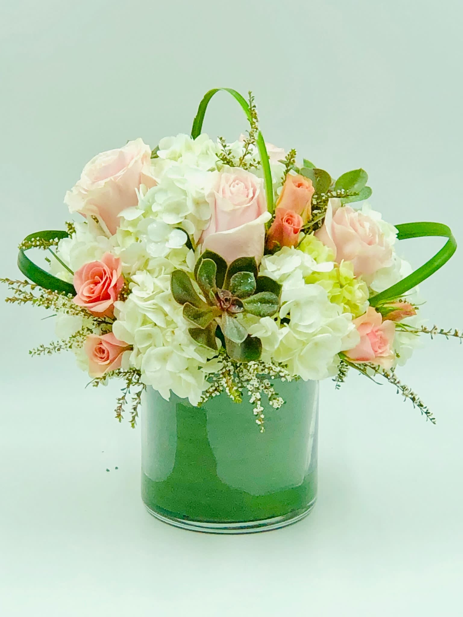 Arrive In Style in Oakton, VA Fresh Flowers Florist