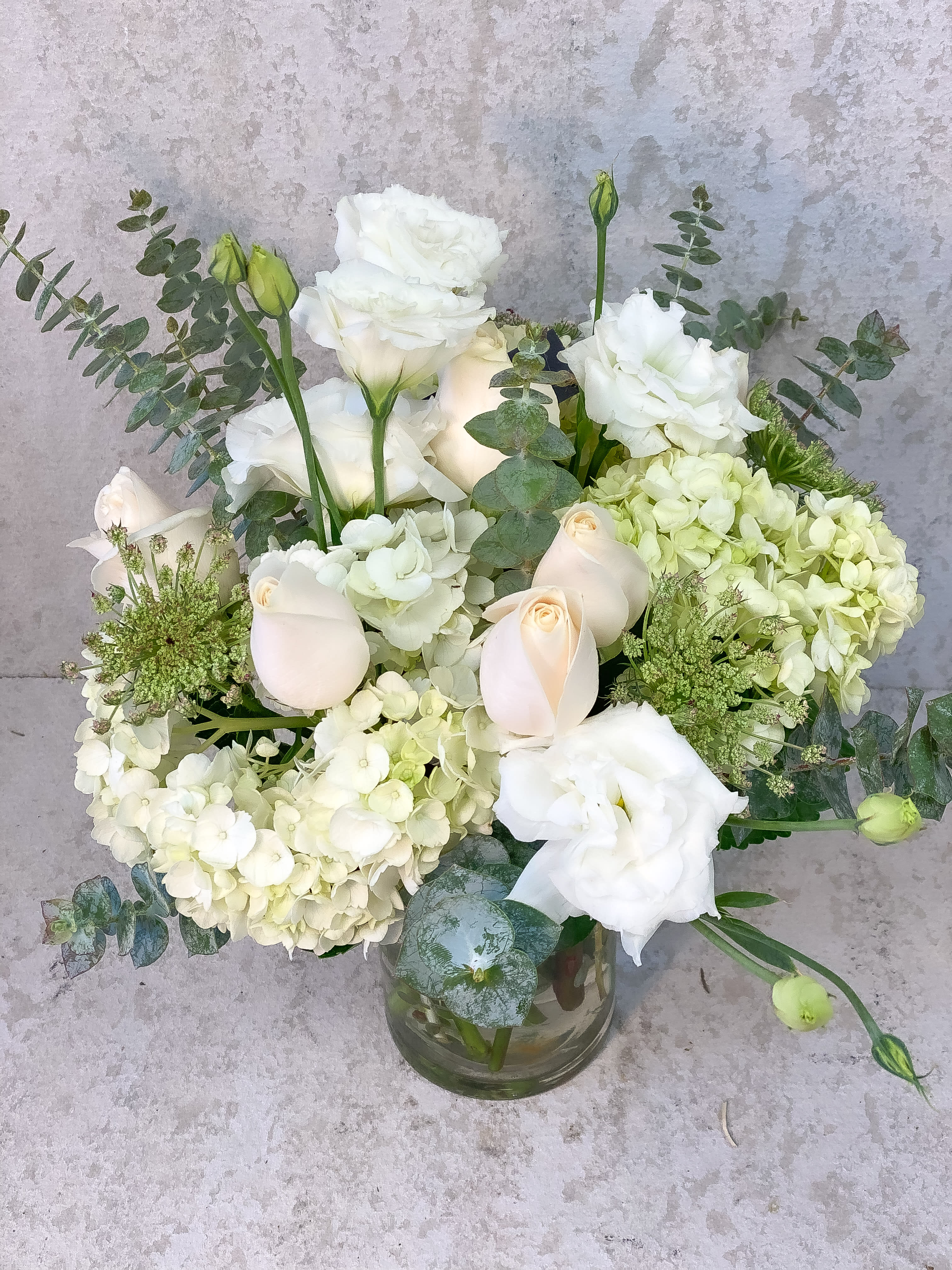 White garden flowers MP - Standard- Your order will be arranged approximately as shown on our website   