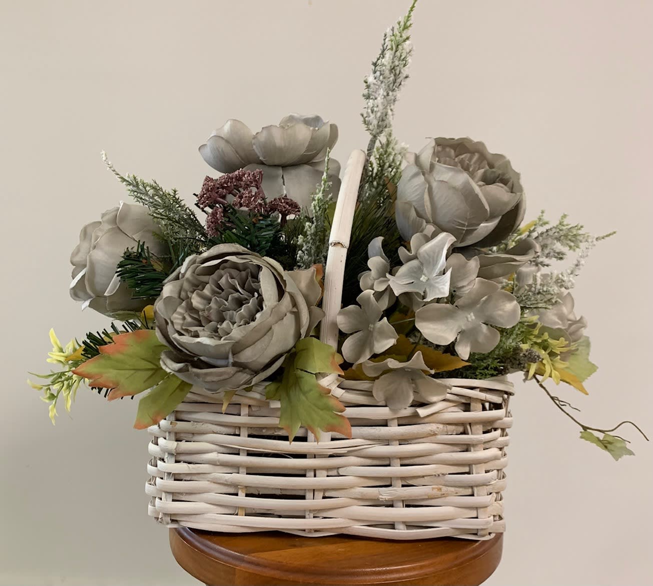 SILK 51 -  SILK ARRANGEMENT IN WHITE BASKET  