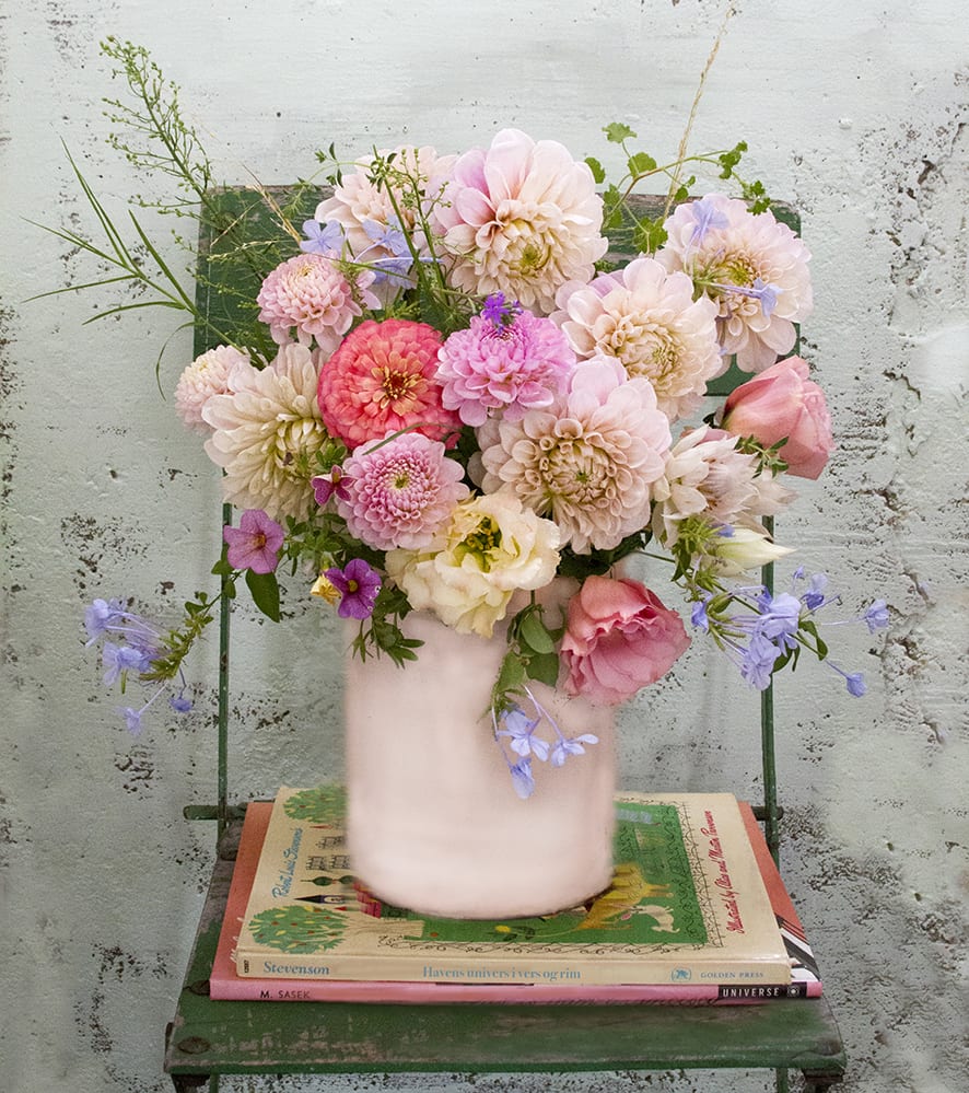 Amelia Pastel arrangement in Glendale, CA Blomst Los Angeles