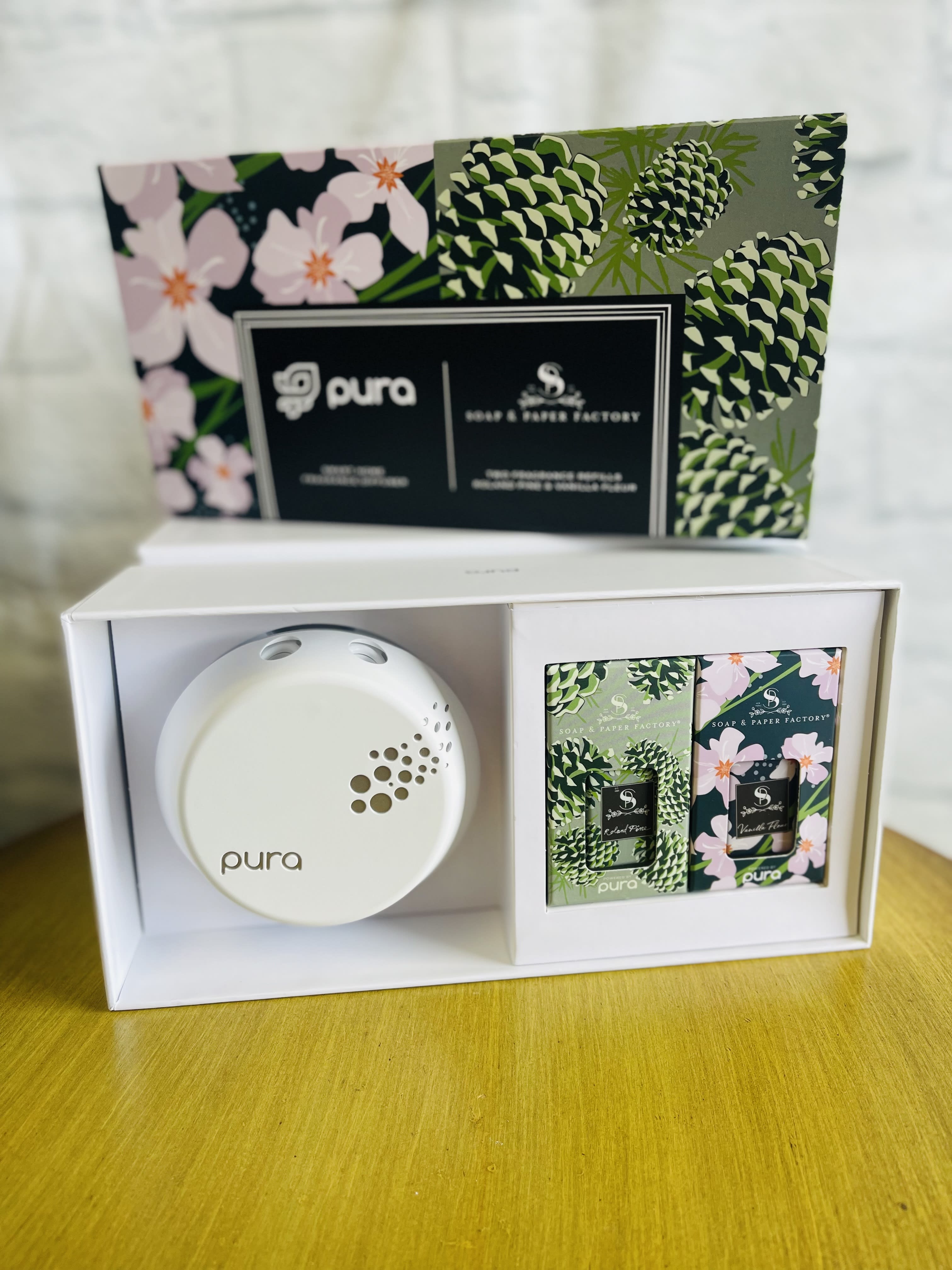 Pura Smart Home Fragrance Diffuser Set in Lafayette, LA Flowers