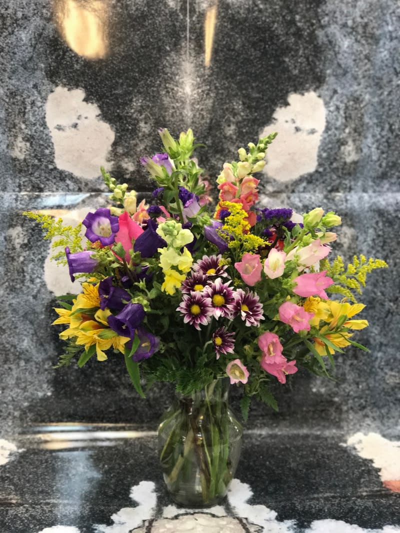 VAS019 Garden Picked Arrangement by Victoria Park Flower Studio