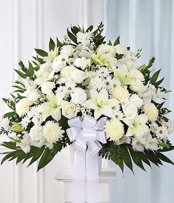 White sympathy basket White sympathy basket - White Roses and lilies