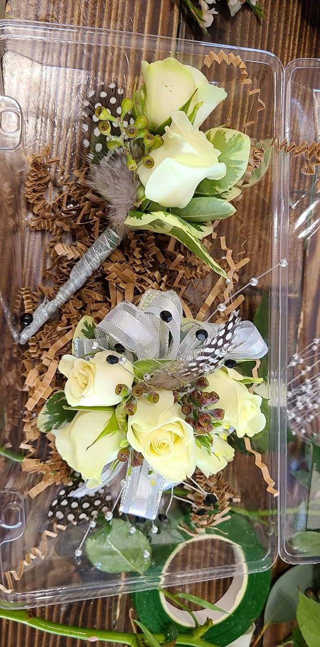 Corsage Your choice of flowers