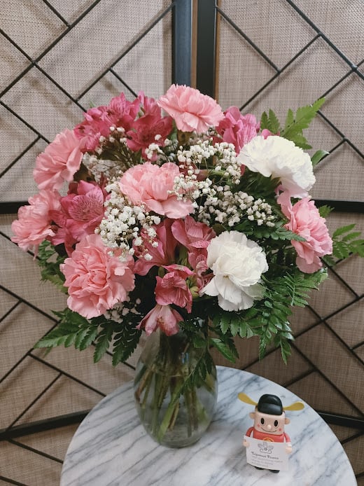 Pink Champagne Bouquet by Edgewood Flowers