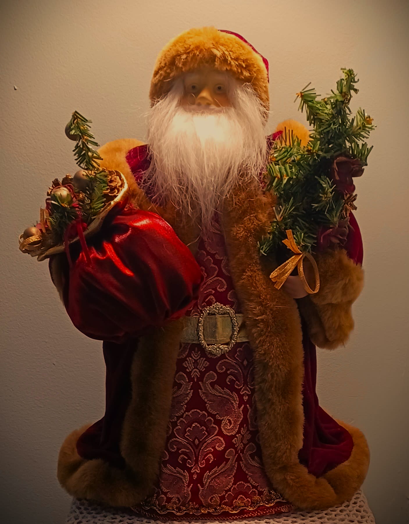 Kris Kringle in Baldwinsville, NY Creations From the Heart