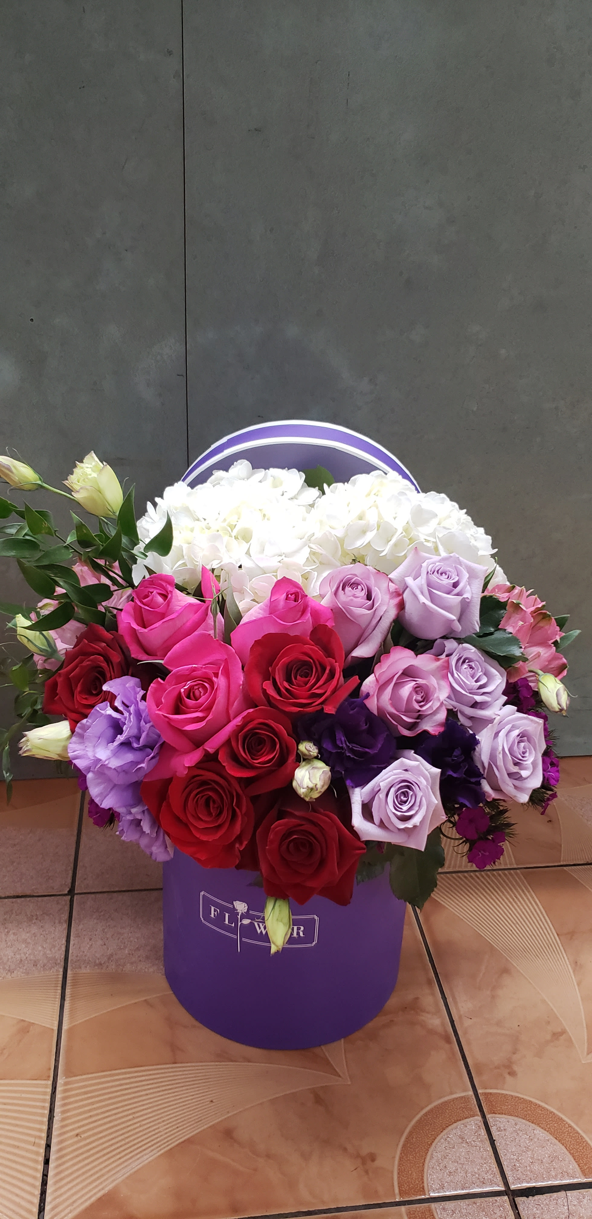 Flowers in box #28 - Flowers 