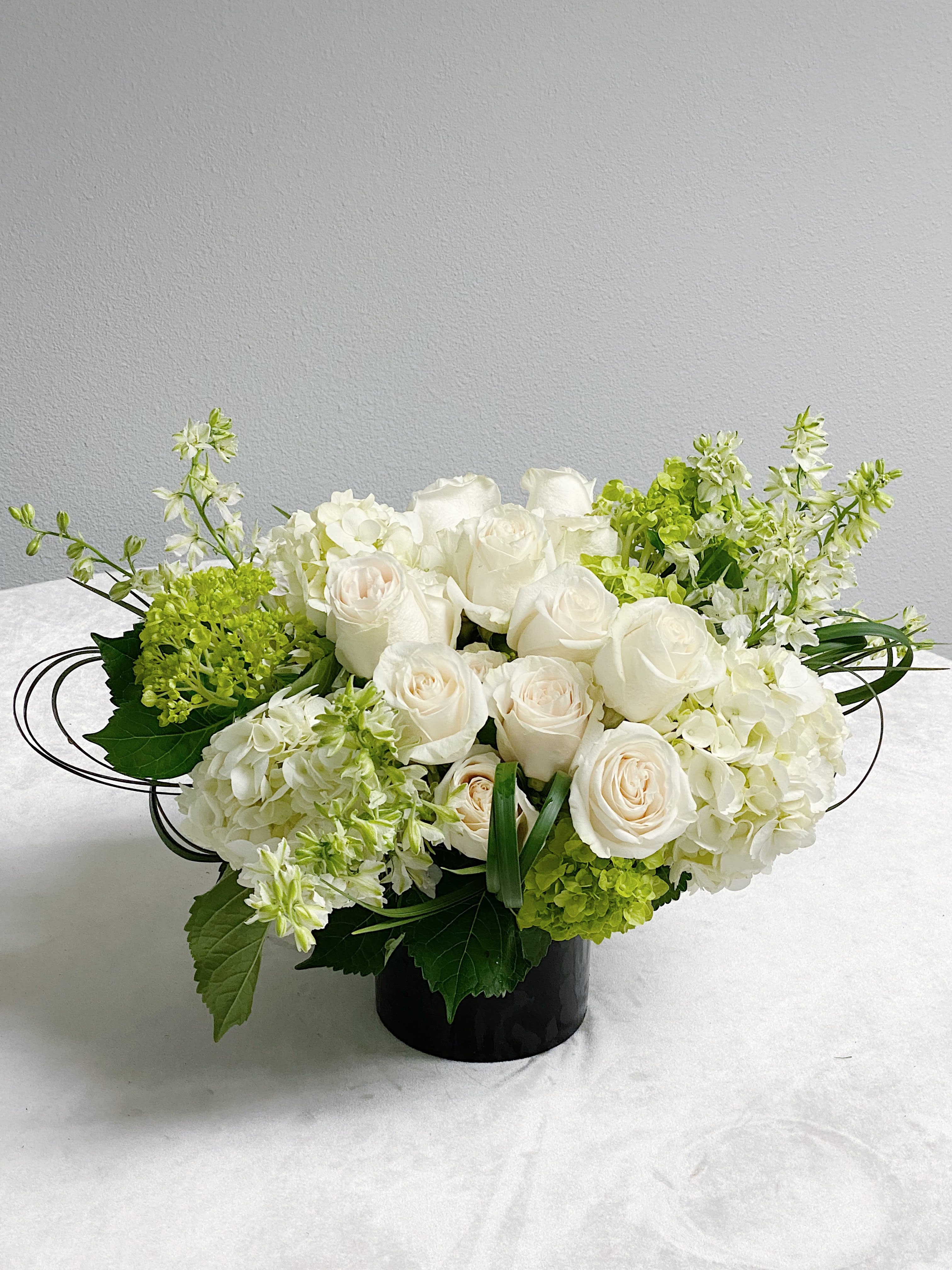 Roses, hydrangeas, other flowers in Irvine, CA Flowers Delivery Irvine