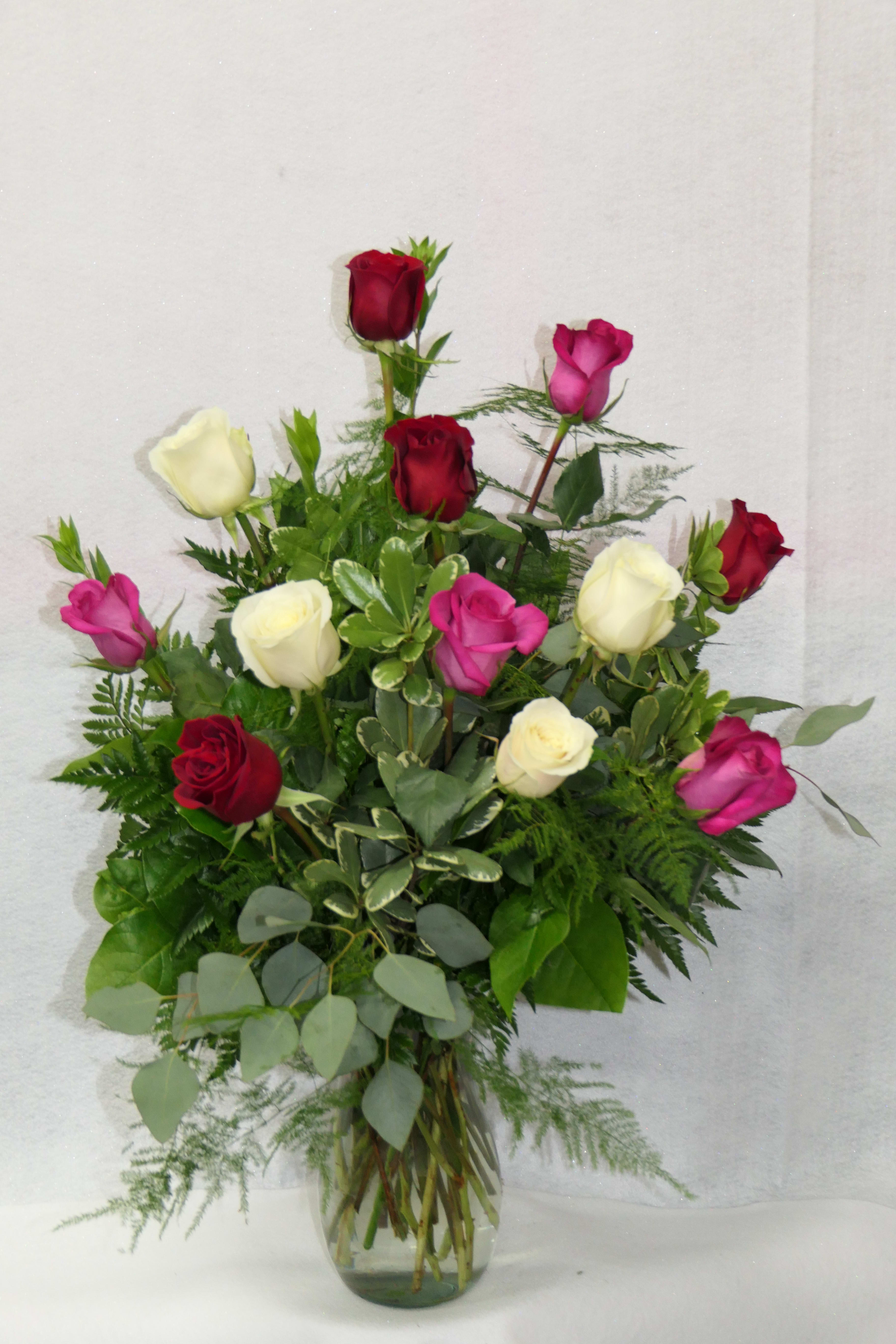 Imagination Ondartet tumor Tilfredsstille Dozen Premium Mixed Rose Bouquet in Fresno, CA | D & L Floral