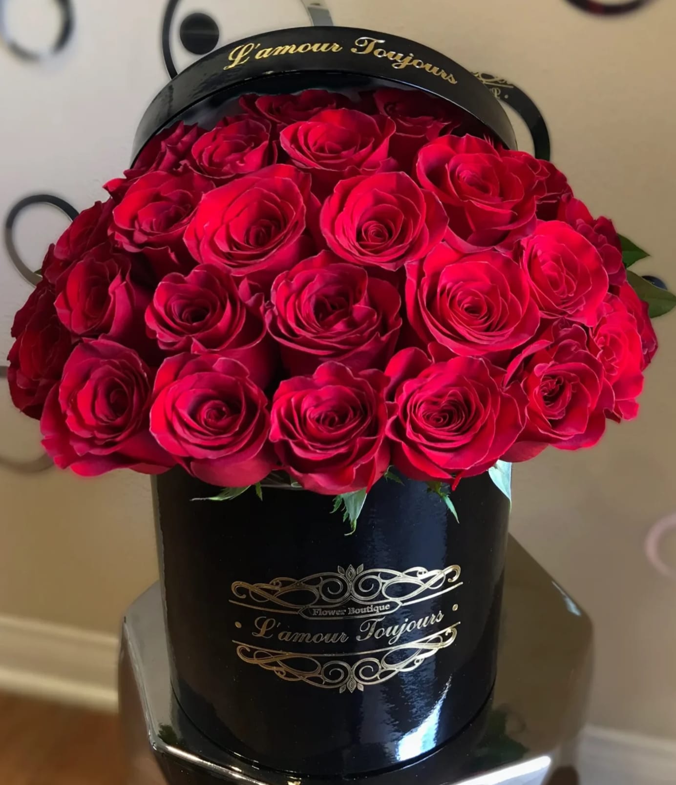 Signature Box Red Roses - Orange County Same Day Delivery in Newport Beach, CA | L'amour Toujours Flower Boutique