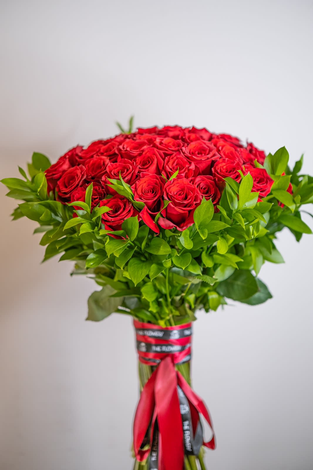 Lifestyle  - Red roses are the embodiment of love and spiritual attraction, given to a loved one roses will find their way into their heart and bring happiness and joy there. Do not forget that red is the color of success, which means that it will be appropriate and pleasant to present from red roses on a solemn day.