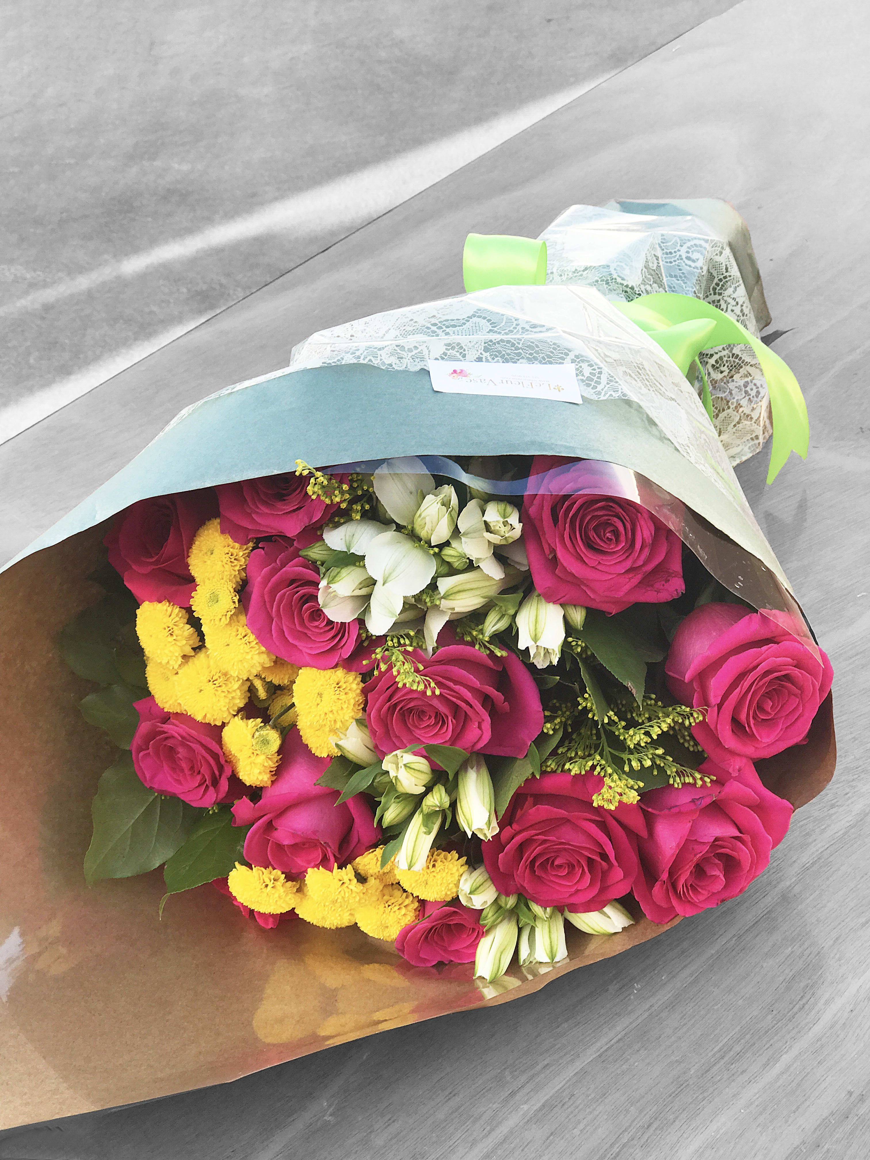 Hand Bouquet - Hand Bouquet