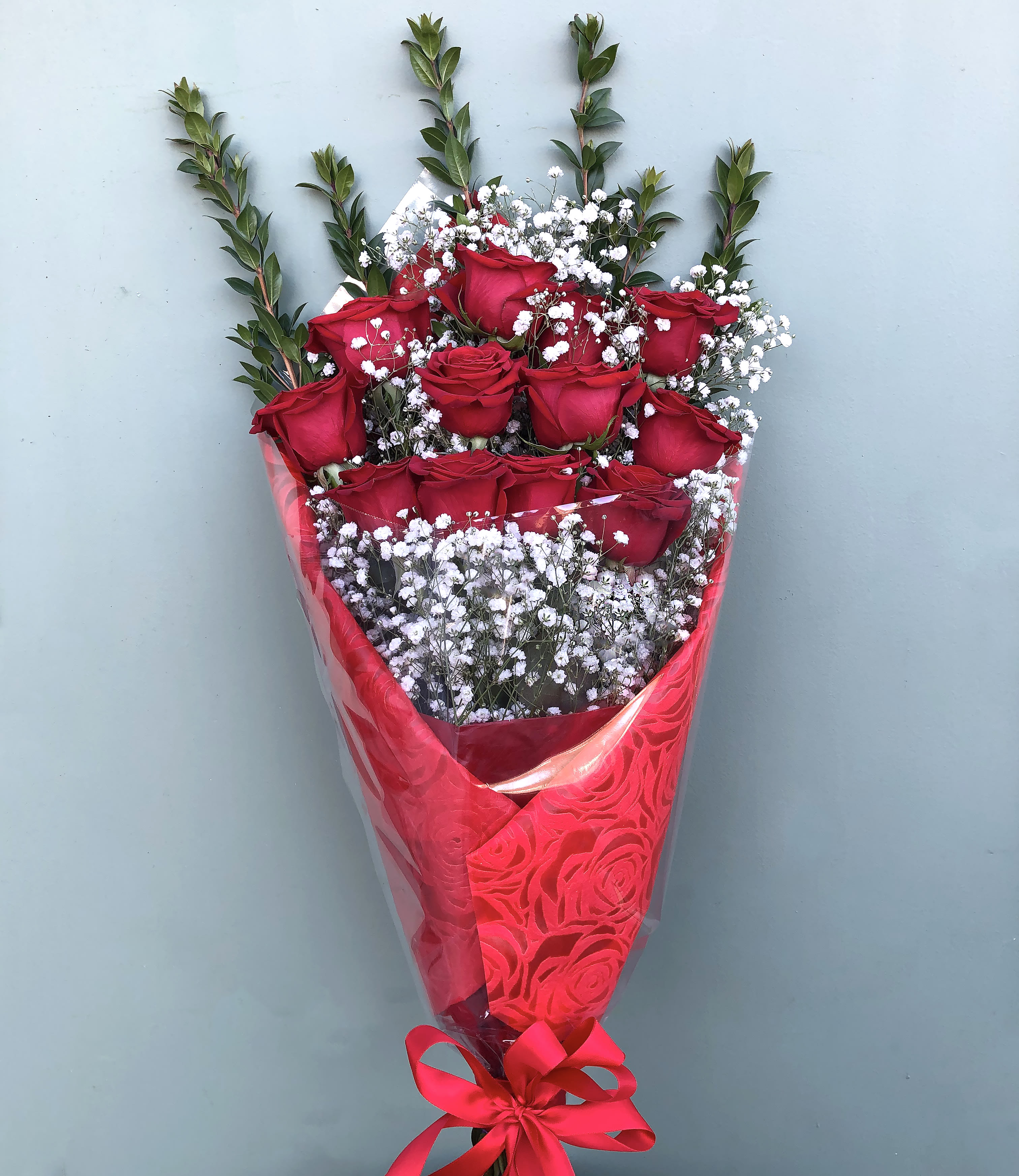 red roses bouquet: send and deliver Roses to United States of America