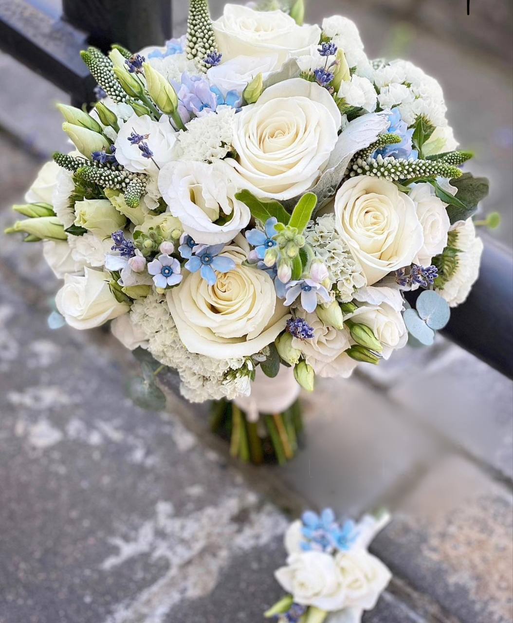 Wedding bouquets deals