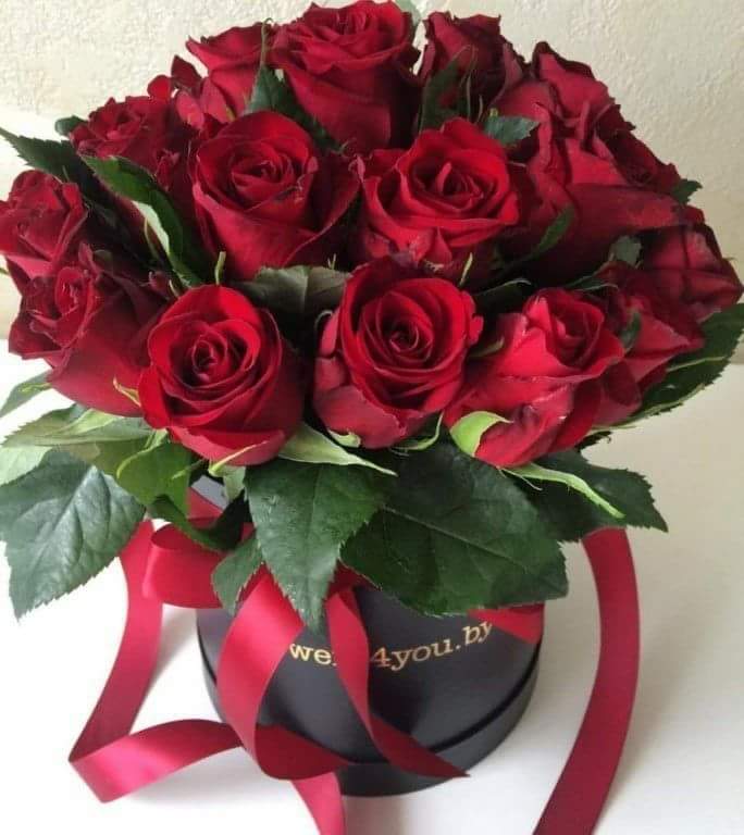 Box of roses Box of roses - roses,fillers in the box