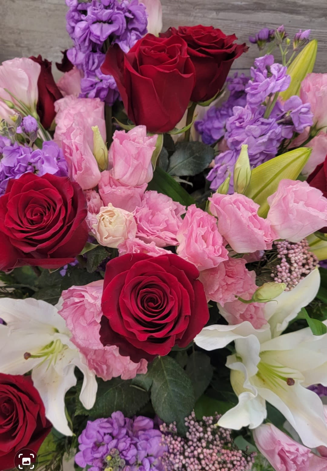 Florist choice bouquet  - Mix flowers in vase