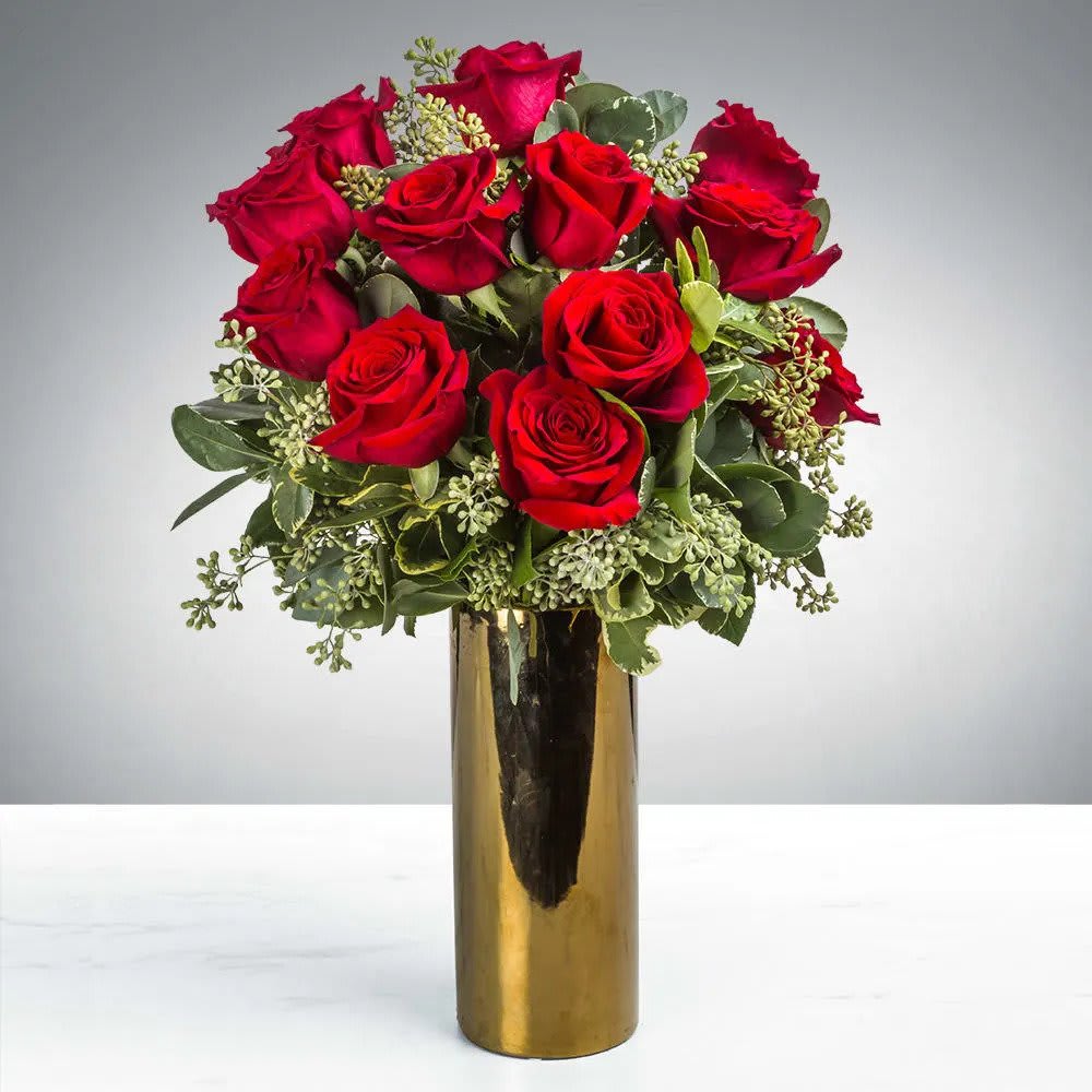 In Vogue By BloomNation™ - Do you love someone who has impeccable taste? Don’t know what to get them? Stay In Vogue with this lovely arrangement. Timeless, beautiful, flawless. Are we describing this arrangement, the recipient, or ourselves? You will never know. 
