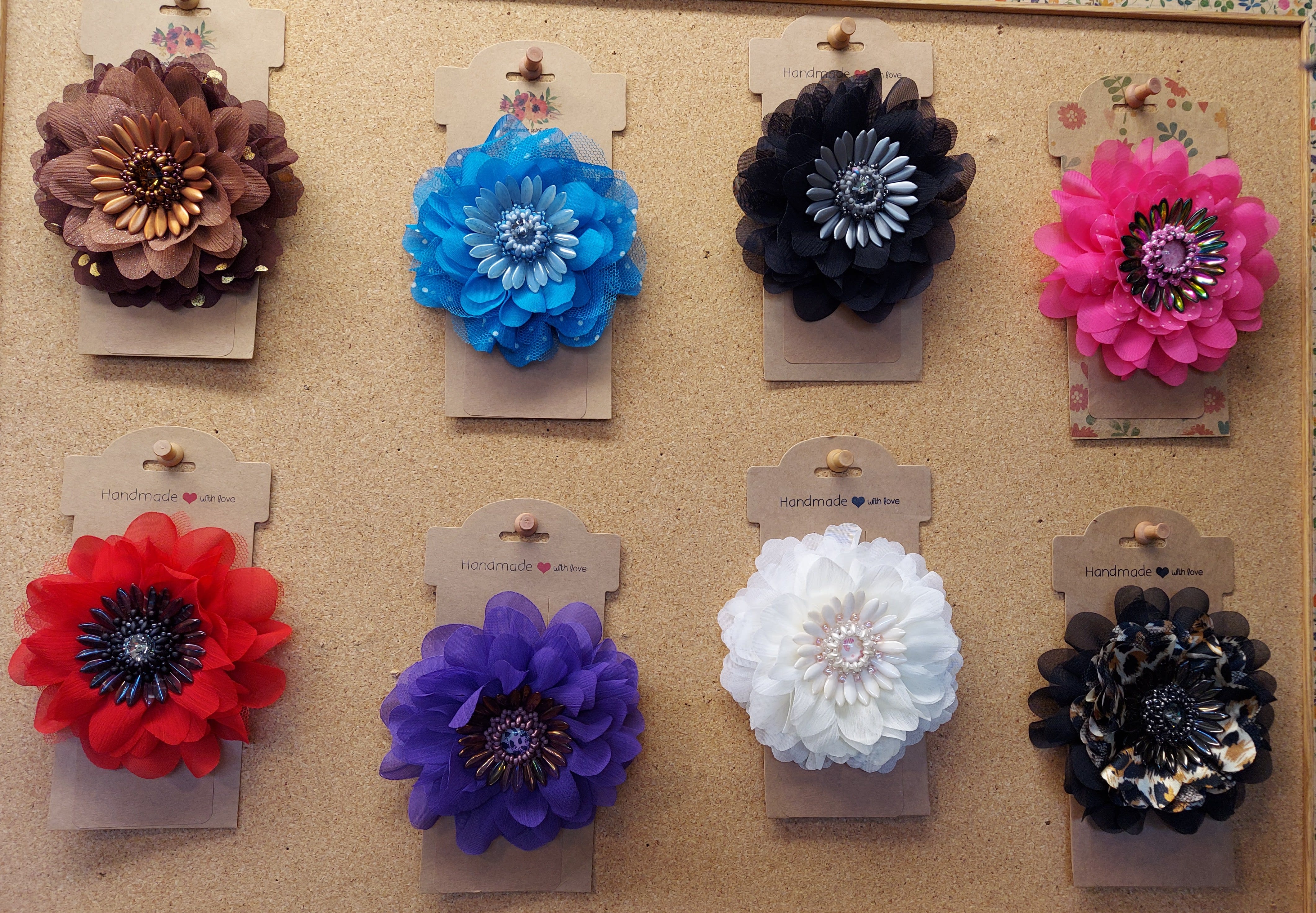 Pink flower shop brooch pin