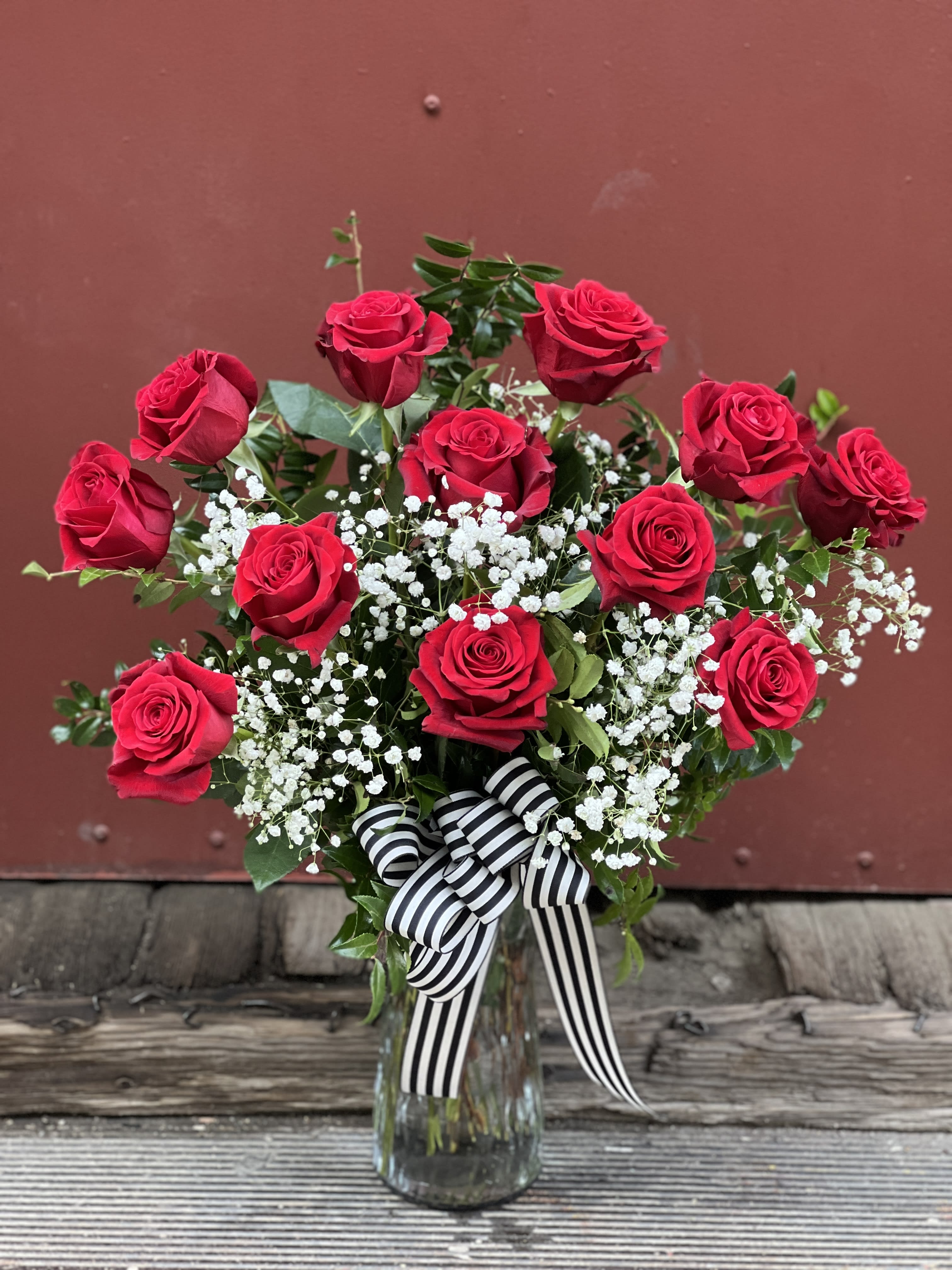 - Unlocking The Value Of A Dozen Roses: A Floral Investment