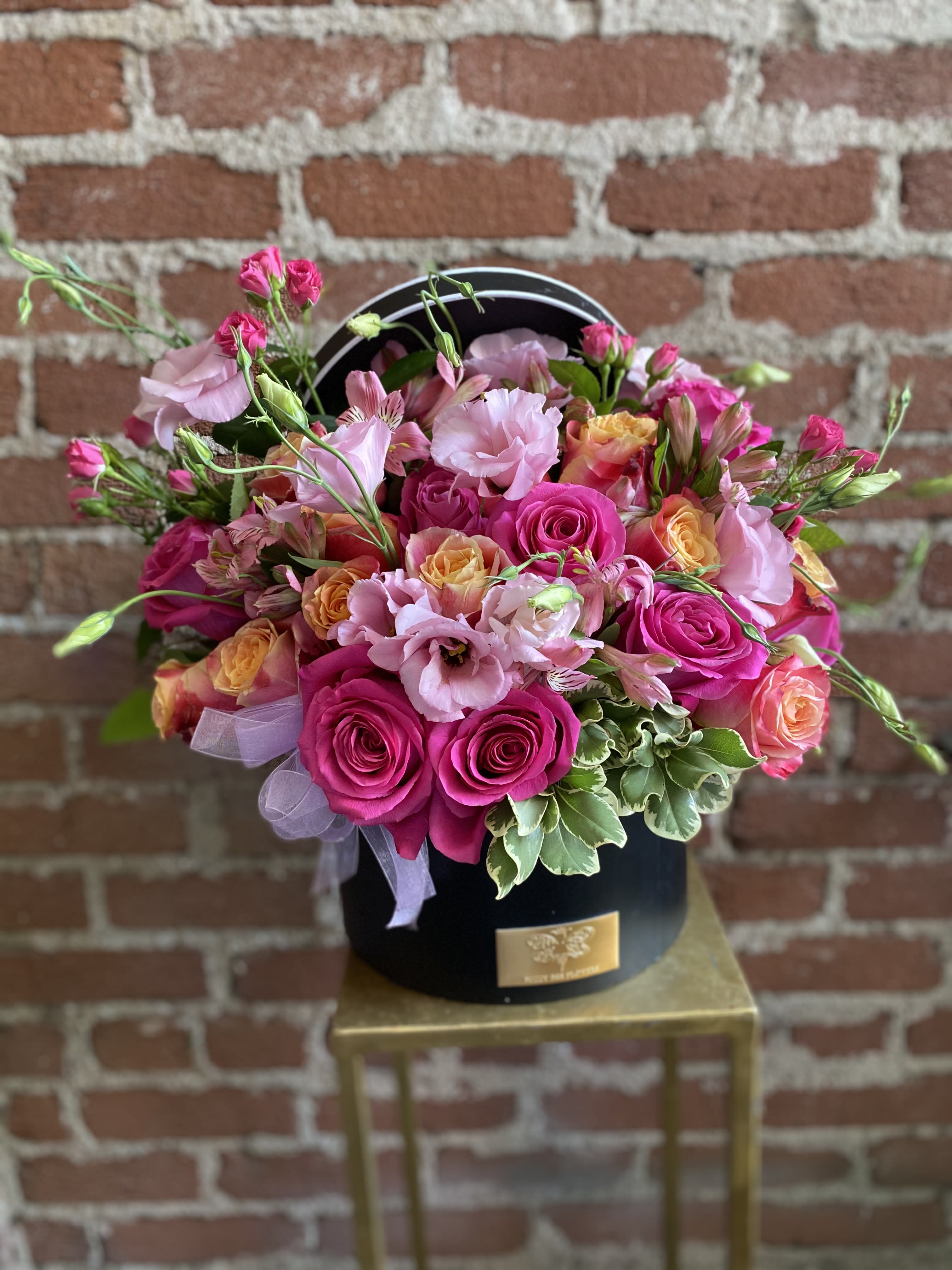 Joyous Cheer - Burbank Florist Joyous Cheer - Burbank Florist - This beautiful arrangement is designed to deliver happiness to a loved ones day. Filled with beautiful flowers and customized to perfection, this arrangement is a showstopper! If you want to turn heads then this is the arrangement for you!