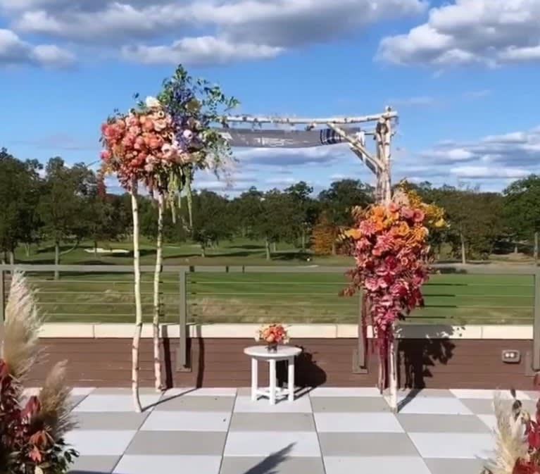 Chuppah rental deals