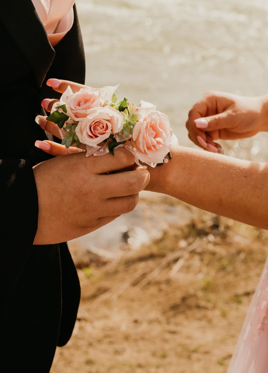 Wrist corsage delivery sales