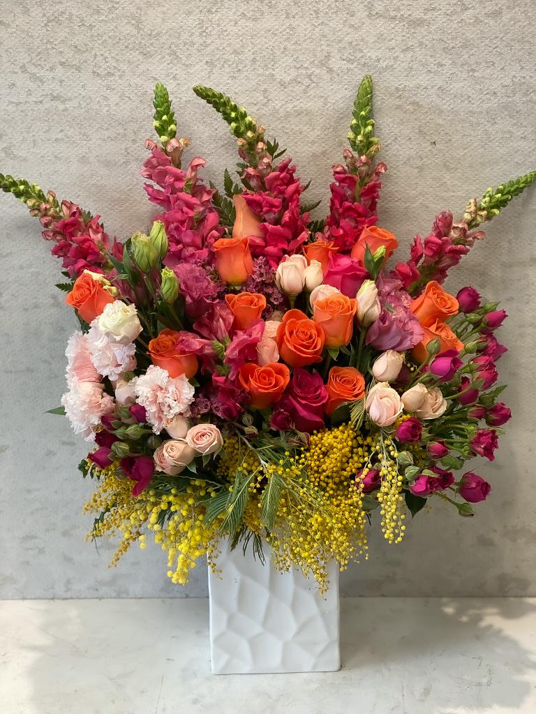 Happy Flowers - Standard - Your order will be arranged approximately as shown on our website