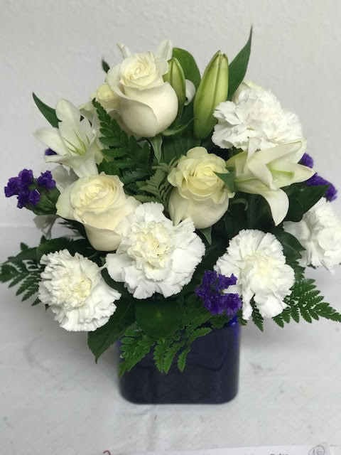 Roses and Lilies Roses and Lilies - Skies Bouquet
