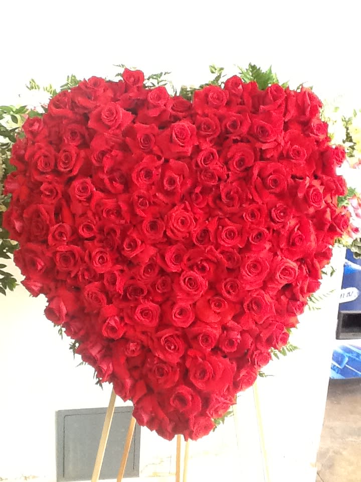 Flamingos Flower's - My Heart is yours Flamingos Flower's - My Heart is yours - When you want to show that someone was very special to you this is what you need to order. ****ITEM NUMBER: A0011