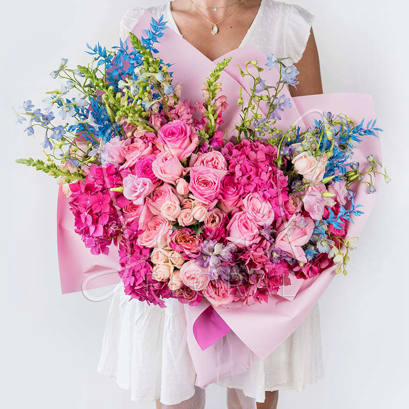 Big bunches store of flowers