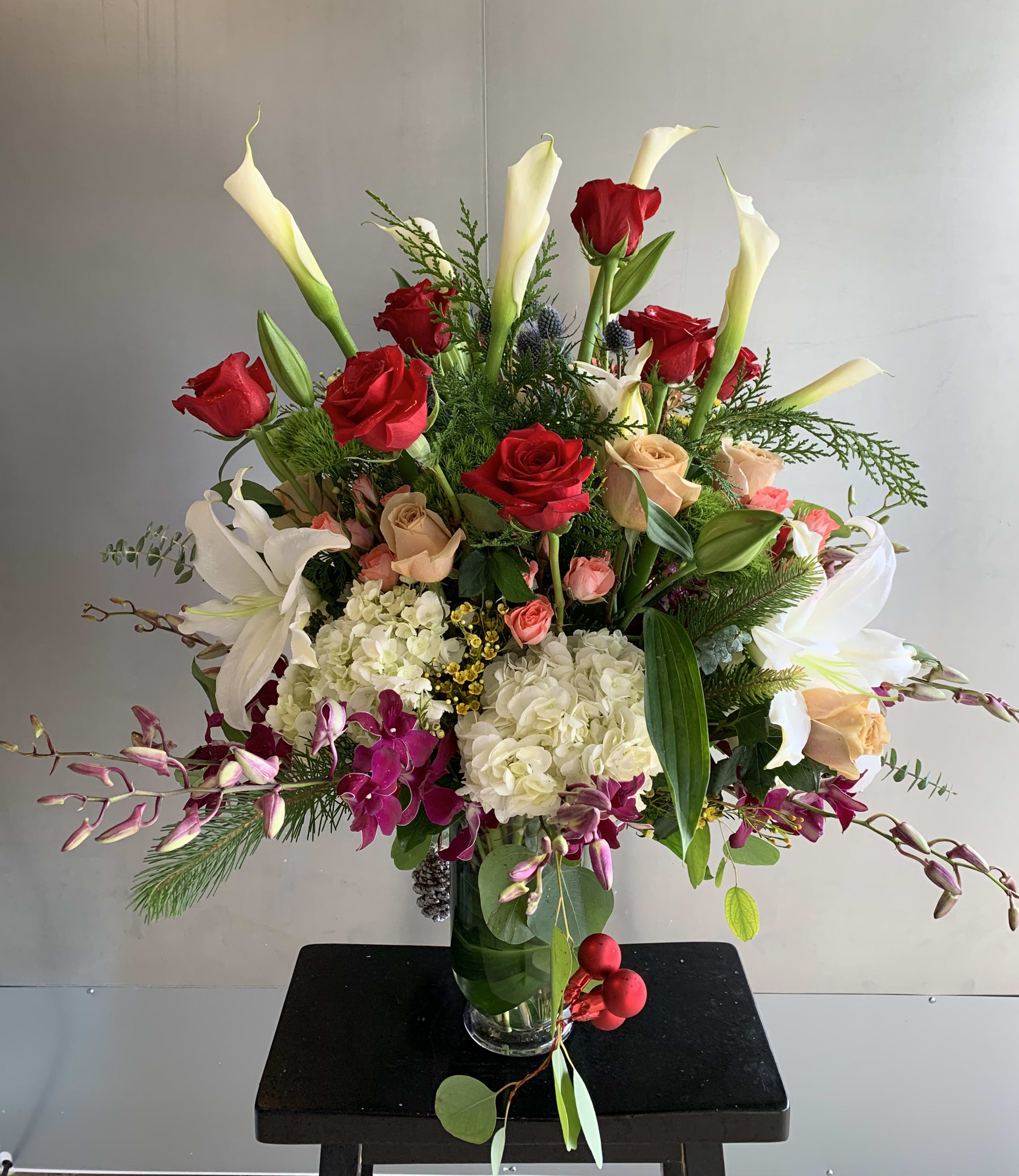 ongebruikt ongeduldig betaling Royal Bouquet in Mission Viejo, CA | Elegant Flower Studio