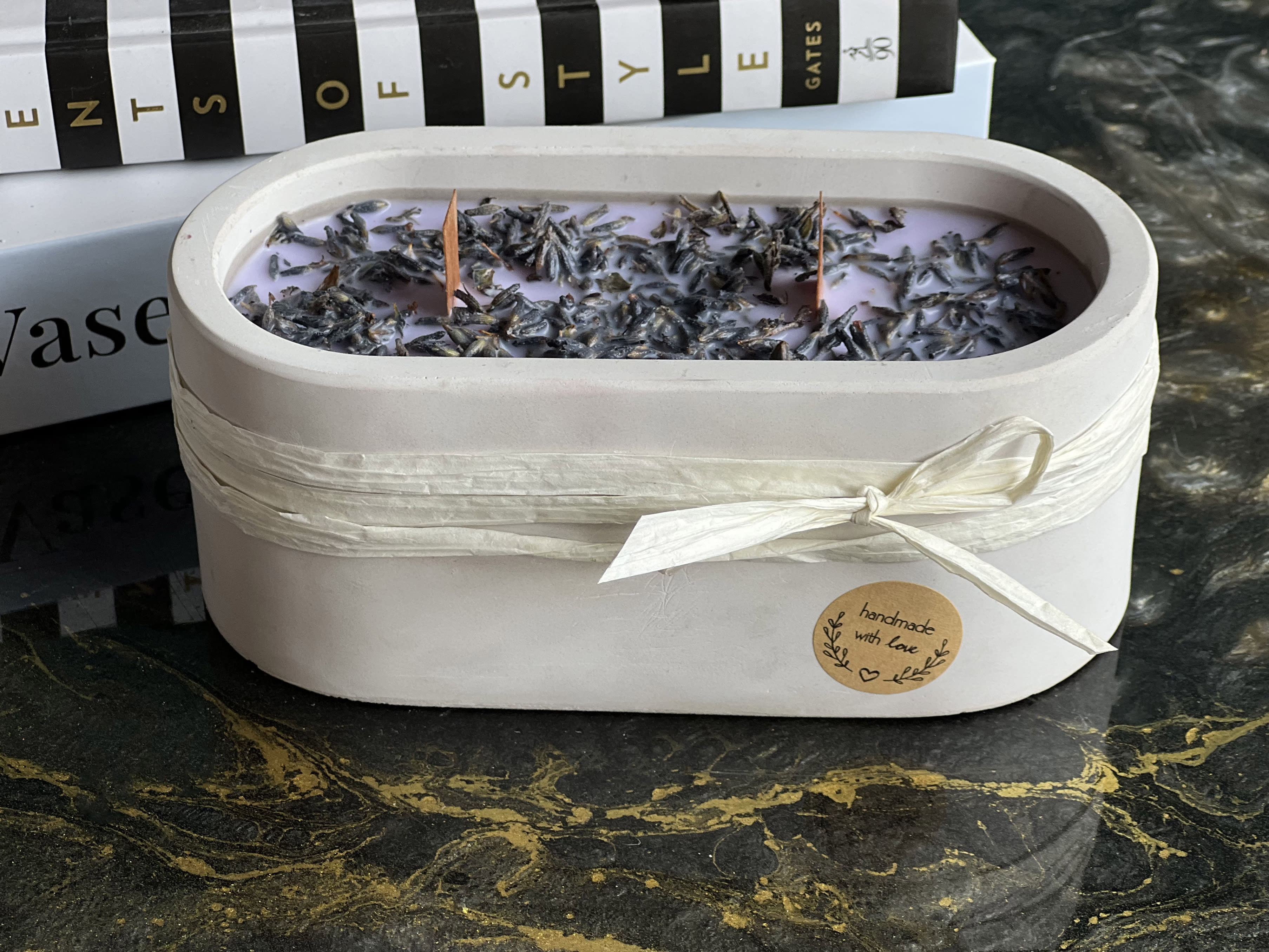 Lavender candle, handmade natural soy candle - Lavender candle, handmade natural soy candle with natural dry lavender
