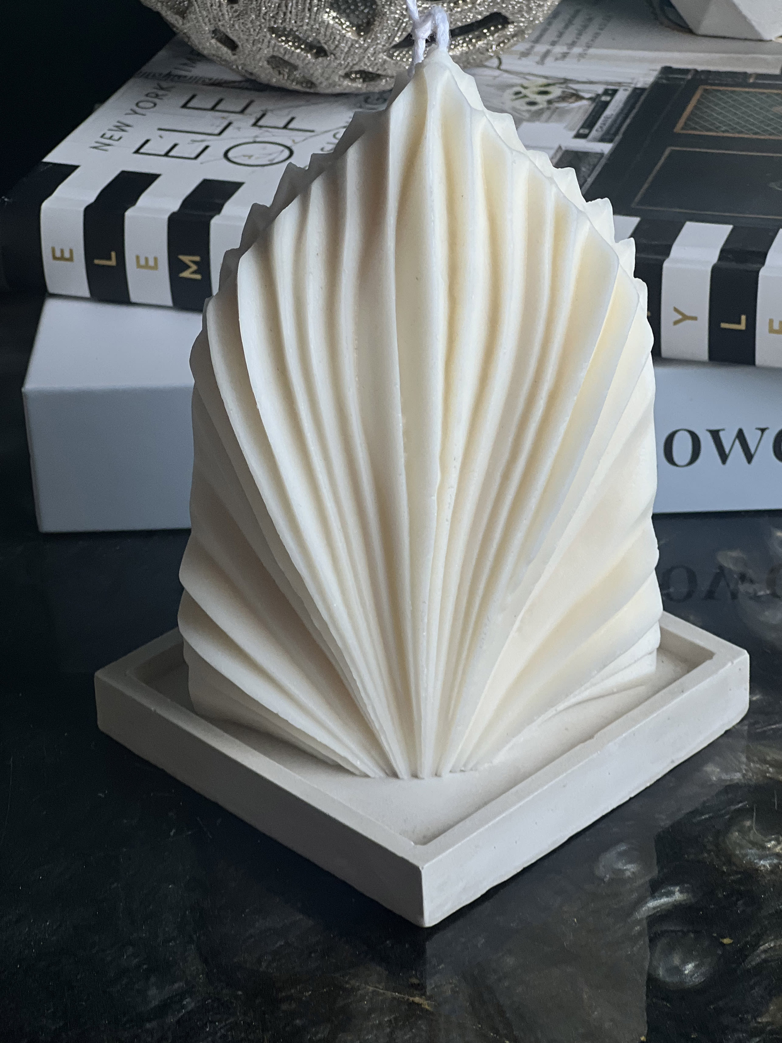 Sculptural Palm Leaf Candle  - Beautiful scented extra large handmade candle - Sculptural Palm Leaf Candle.  6 inch tall and 3,5 inch width  Perfect home decor