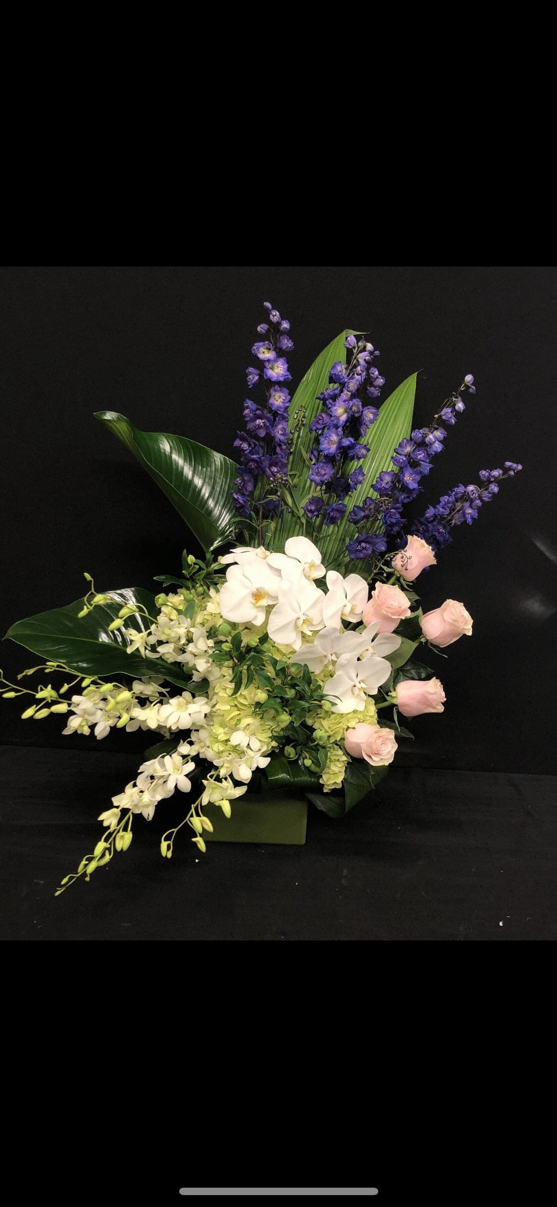  Roses, orchids, delphiniums - Soft basket 