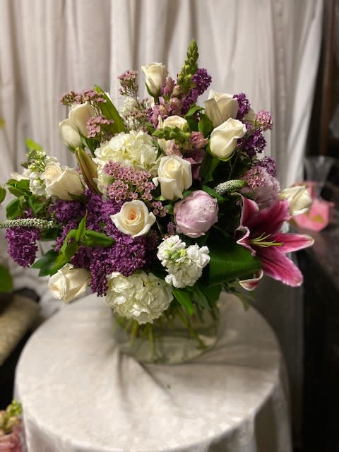 Lilac delight - Stunning arrangement of Lilacs and complimenting flowers