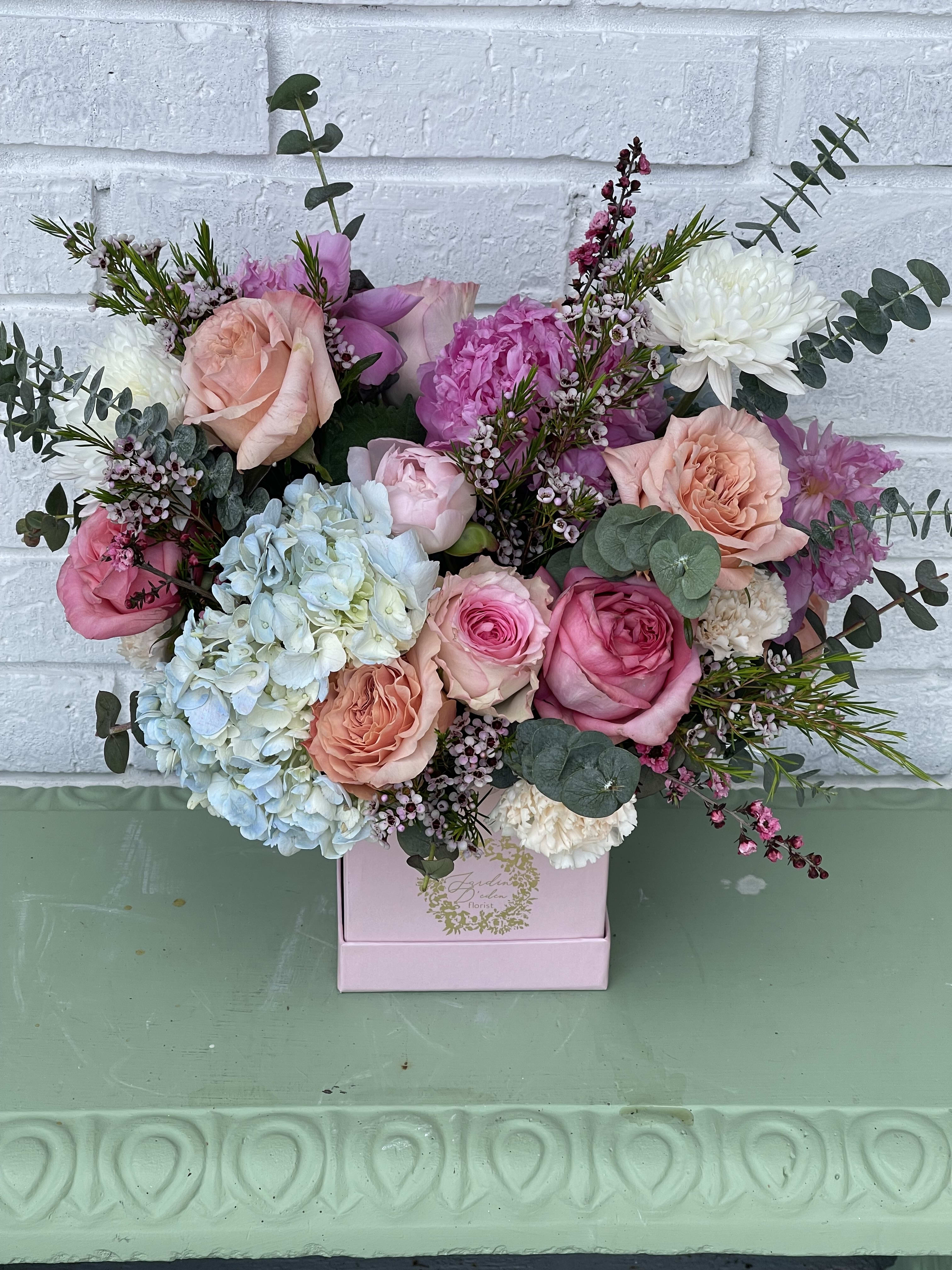 The European classy floral box  - A beautiful European  style floral 