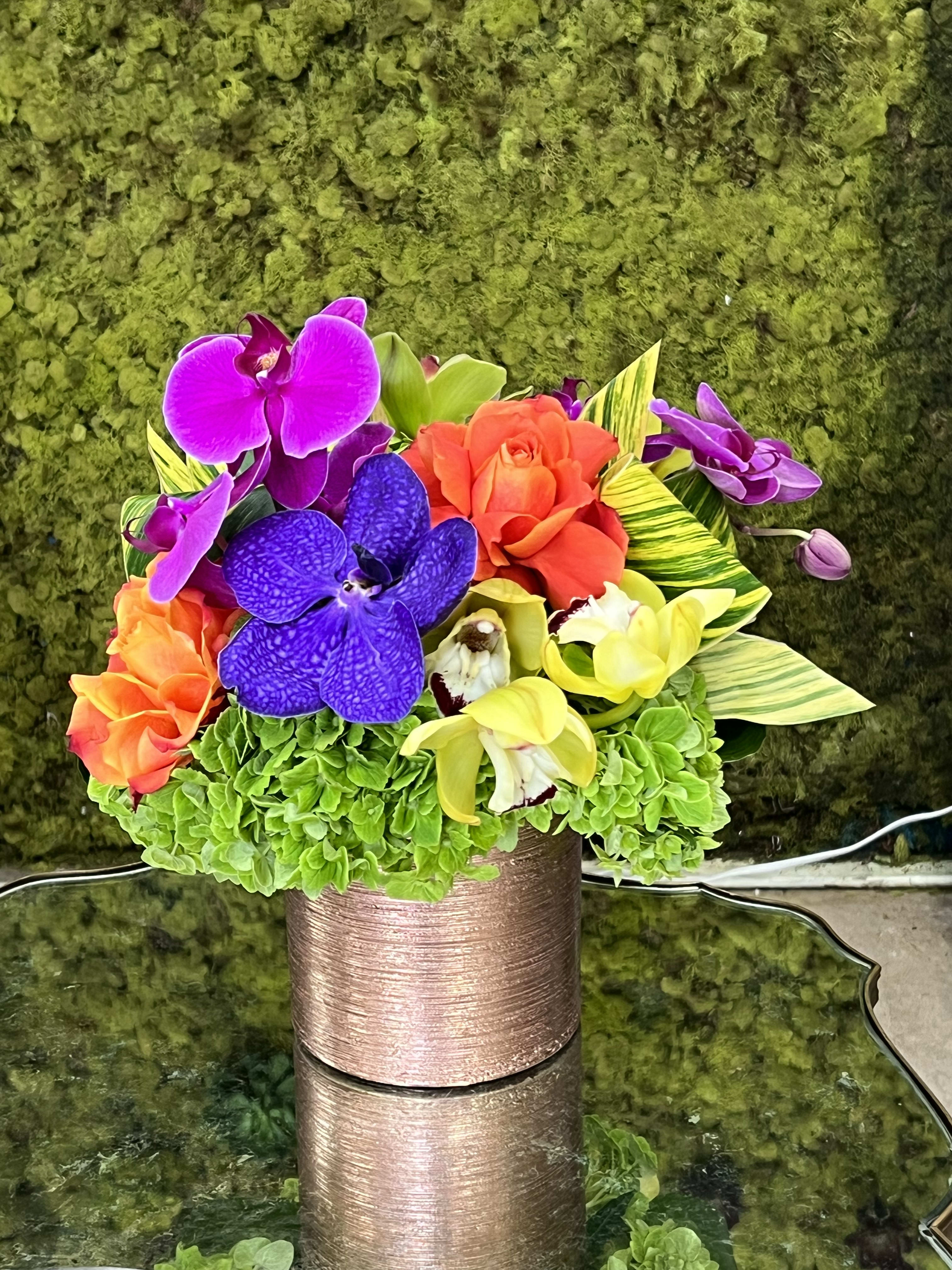 Alegría  - Brighten up your loved one's day with this lovely desk arrangement  vase size: 5x5&quot;