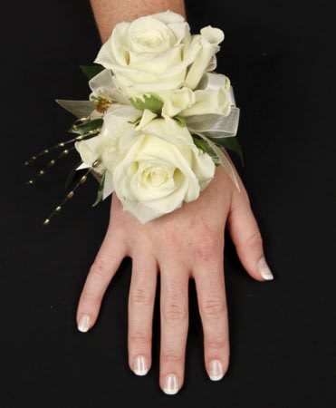 Where to buy a corsage for prom near me new arrivals