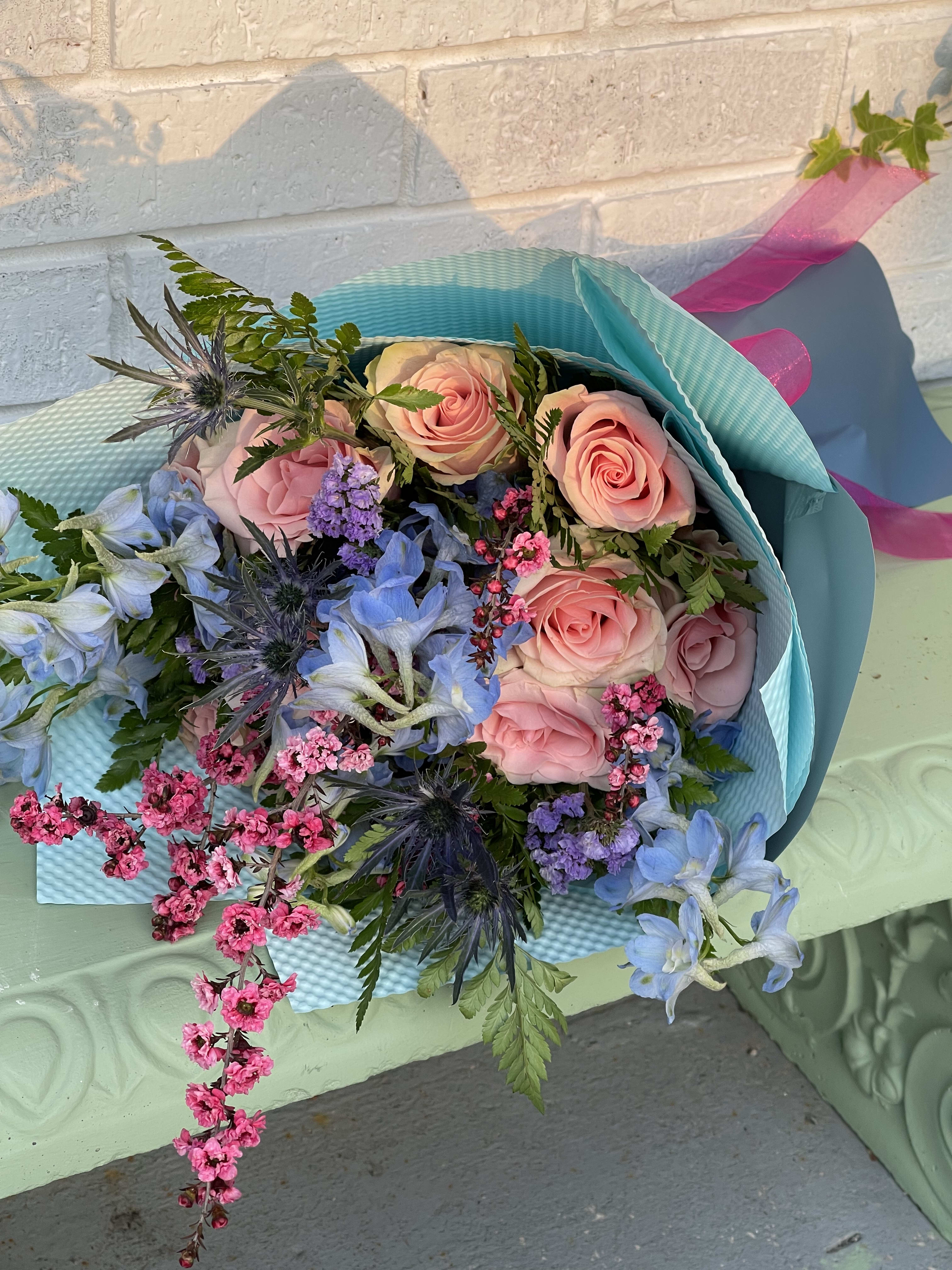 The Pastel Color Luxury Mixed Bouquet
