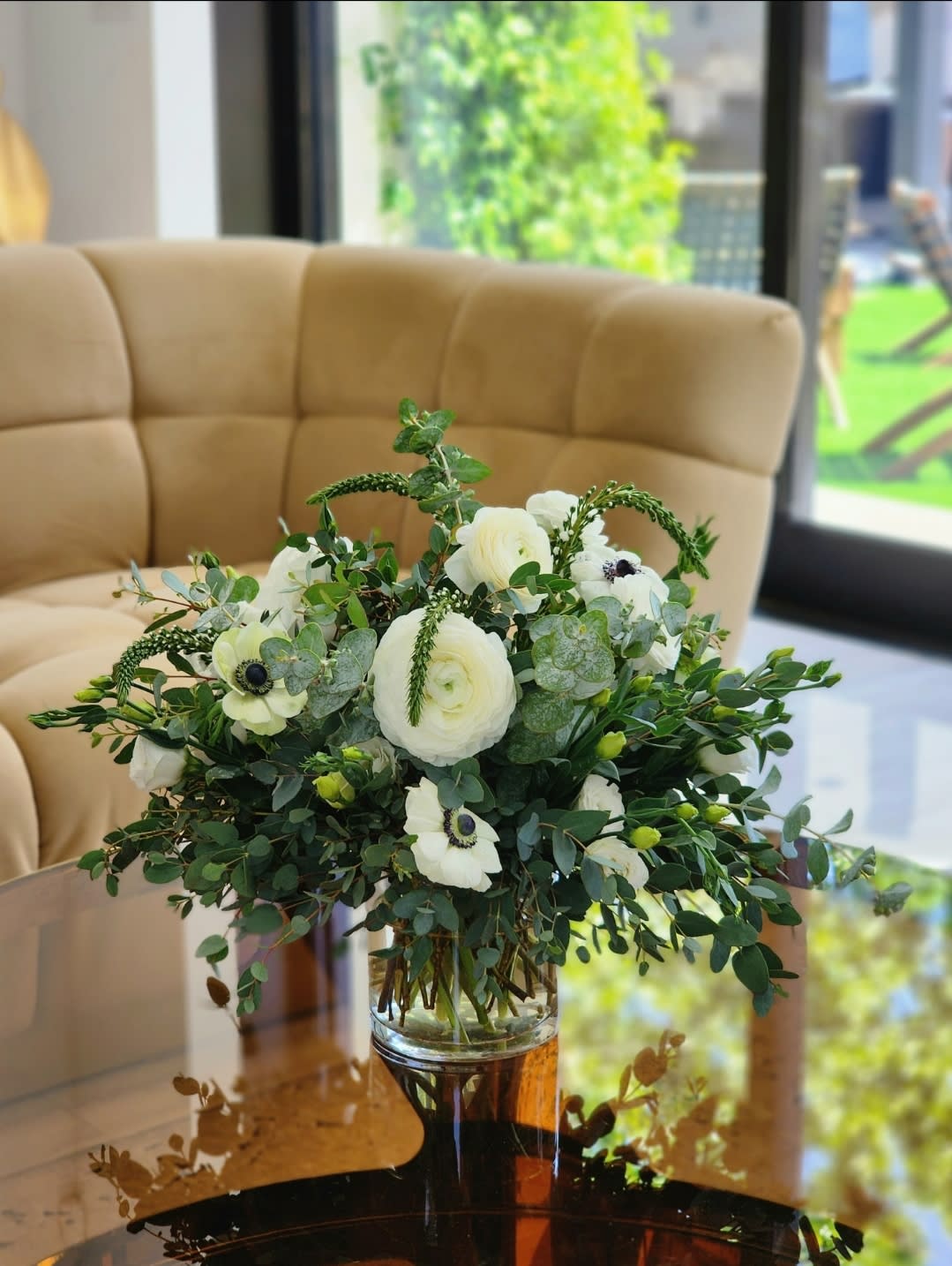 The Rustic - The rustic wedding style assumes an accentuated proximity to nature. Rustic wedding is a gentle and refined style, where there are no unnecessary details, all the elements are very harmonious. Rustic style dictates a certain color scheme, for which the words &quot;natural&quot;are best suited