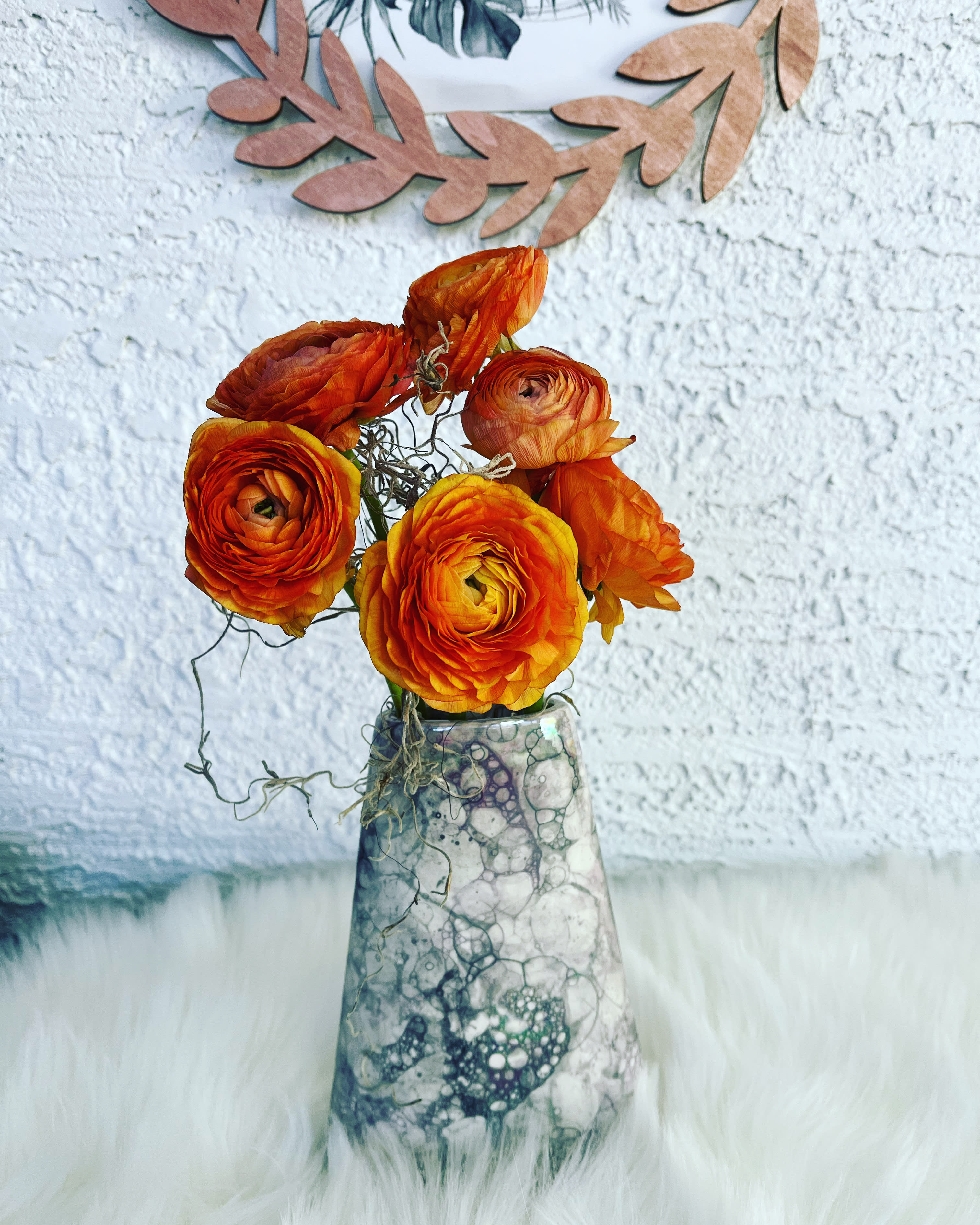 Eclipse - you can change to the color of your preference, just write in the special instructions at the time of ordering.  With our special and unique creations we want to touch the heart of each person who receives one of our arrangements. We have put all our talent and love into each and every one of the creations. You are our inspiration. 
