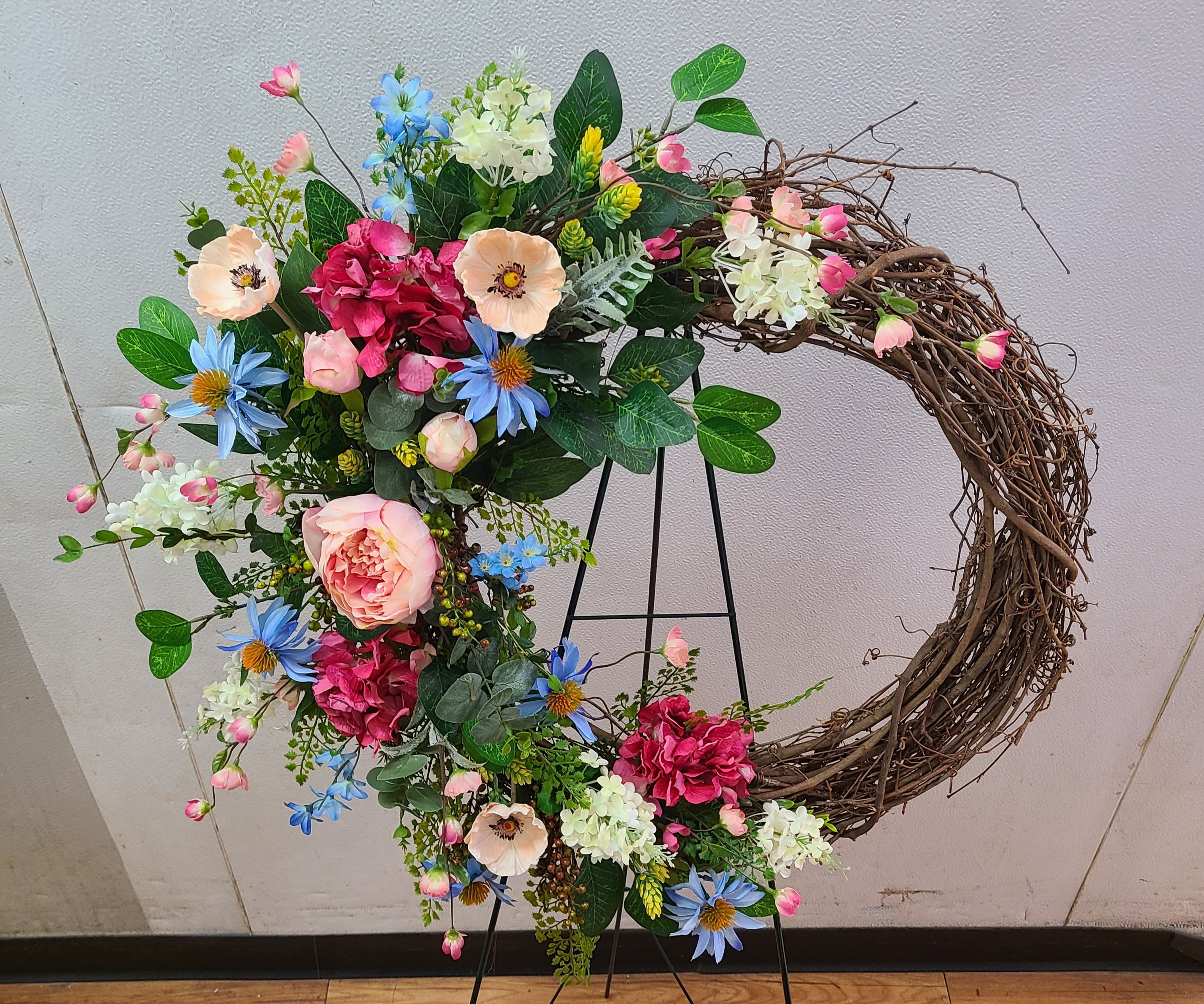 24 inch Grapevine Wreath with SILK FLOWERS in Lucasville, OH Flowers