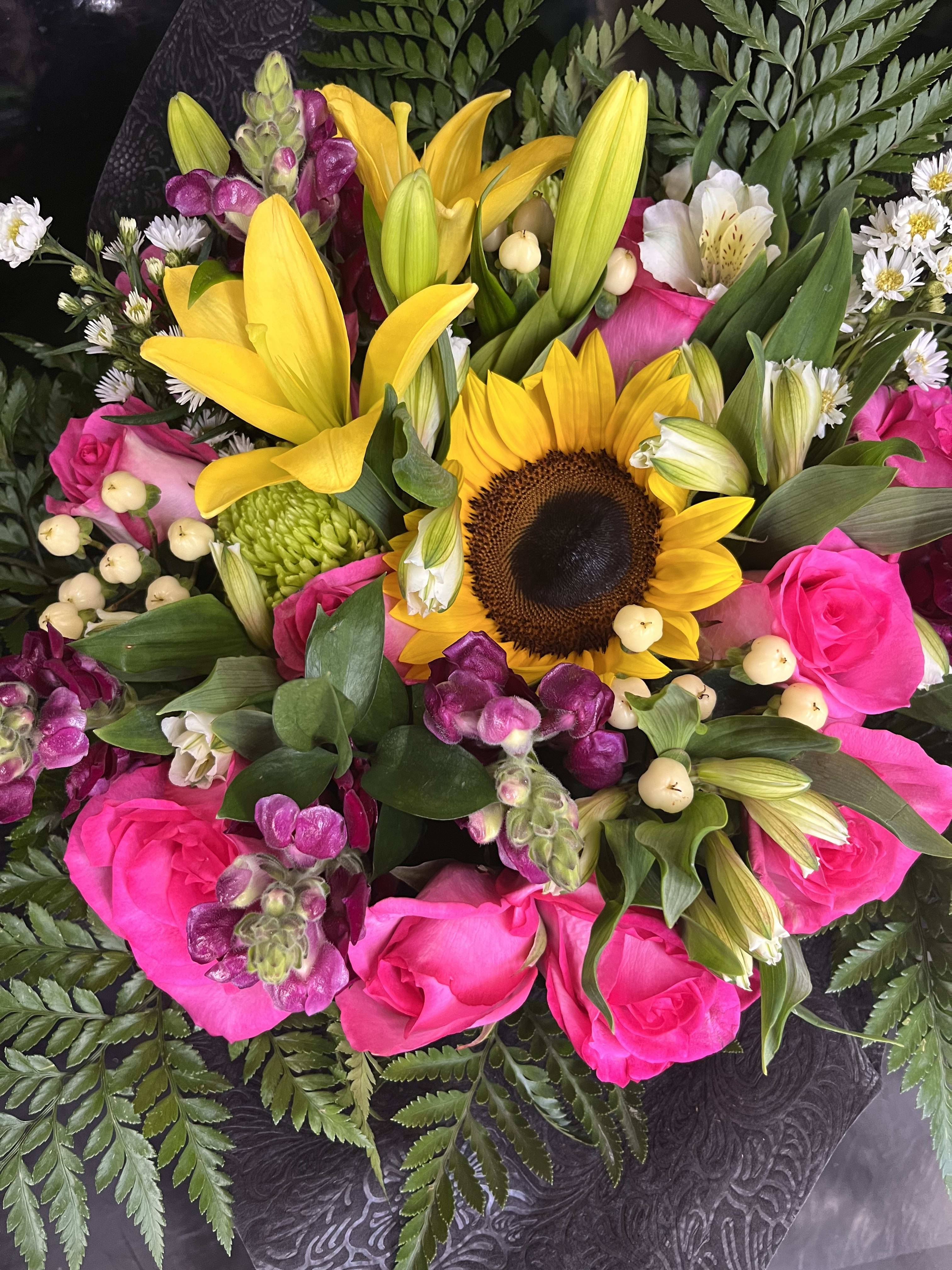Bouquet  regular - bouquet roses, sunflowers.and lilies