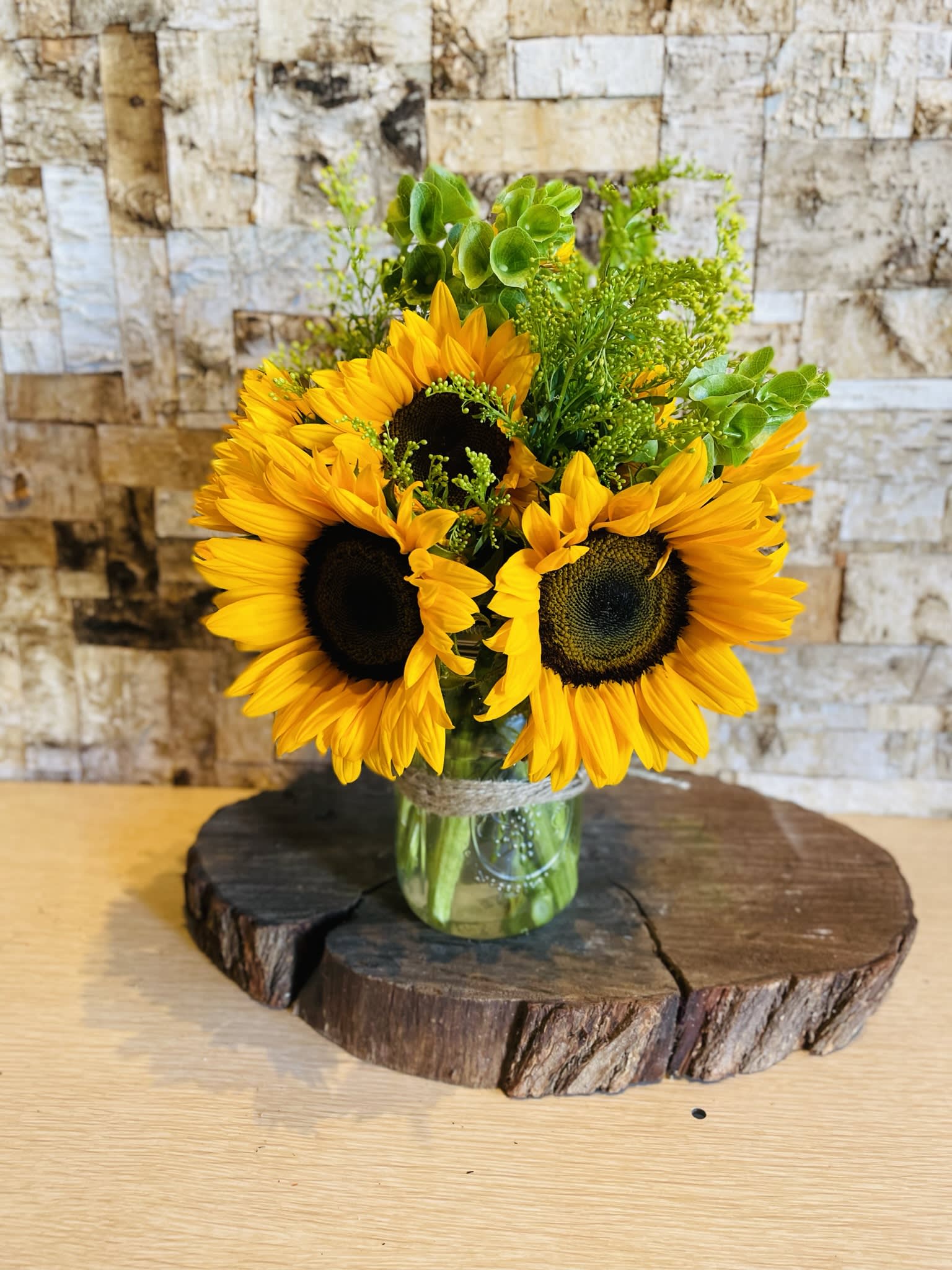 sunflower mason jar in el segundo, ca | natural simplicity